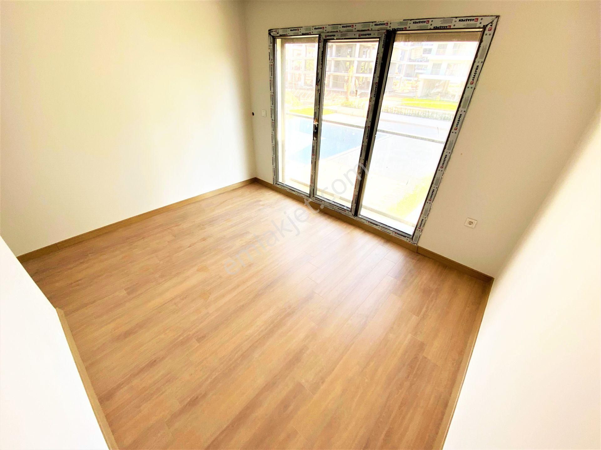 Burhaniye Ören'de Aygül'den Site İçin'de Yerden Isıtmalı Havuzlu Otoparklı Lüks 2+1 Satılık Daireler - Görsel 16