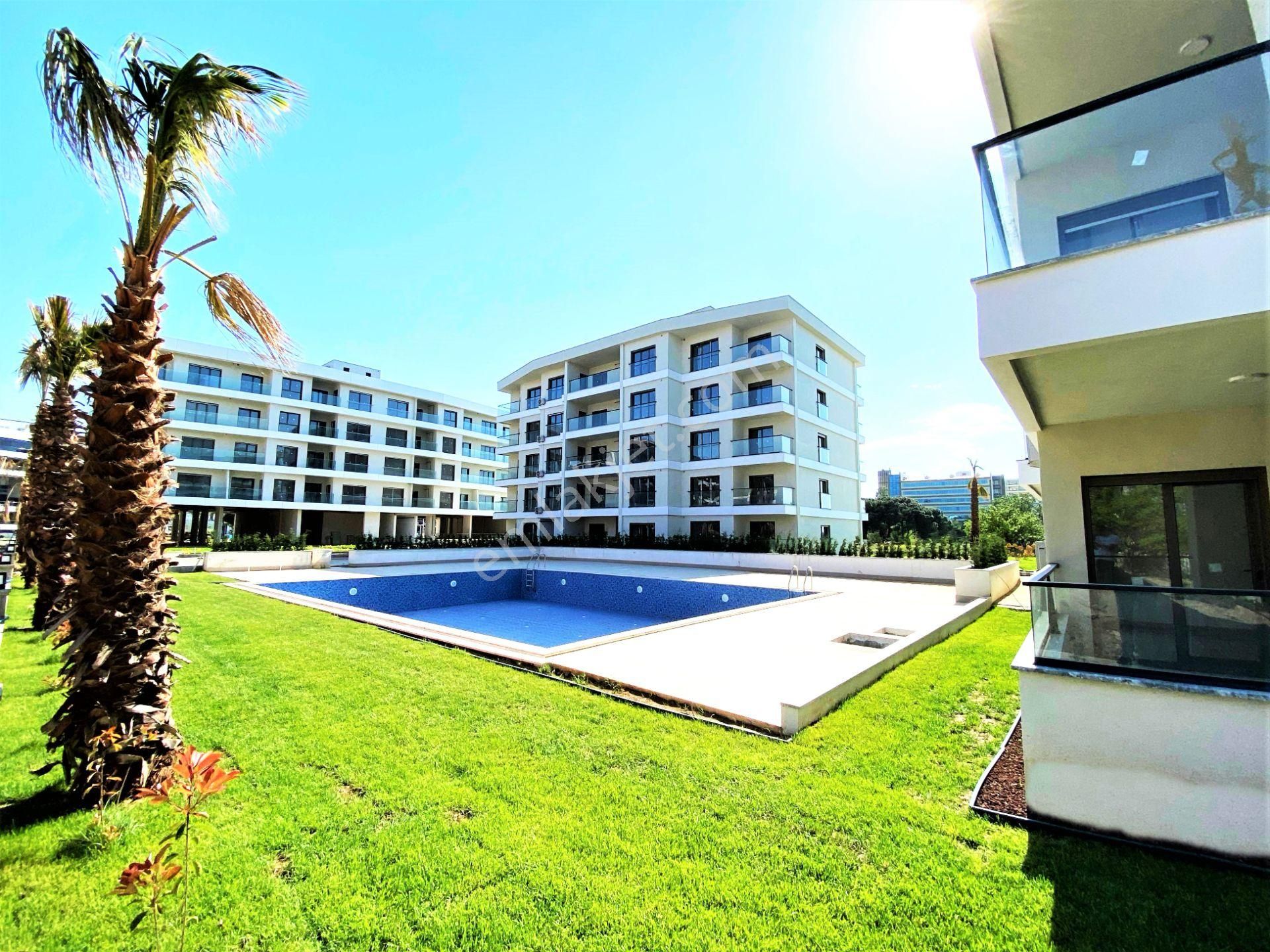 Burhaniye Ören'de Aygül'den Site İçin'de Yerden Isıtmalı Havuzlu Otoparklı Lüks 2+1 Satılık Daireler - Görsel 31