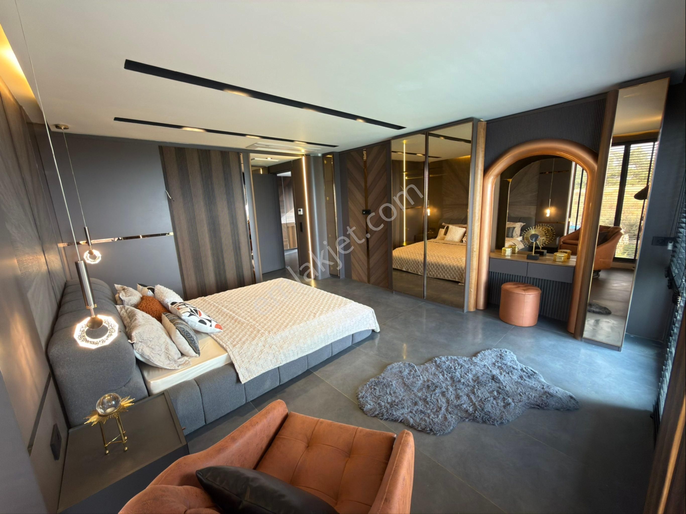 Kuşadası Soğucak’ta Panoramik Deniz Manzaralı Ultra Lüks Müstakil Villa - Görsel 20