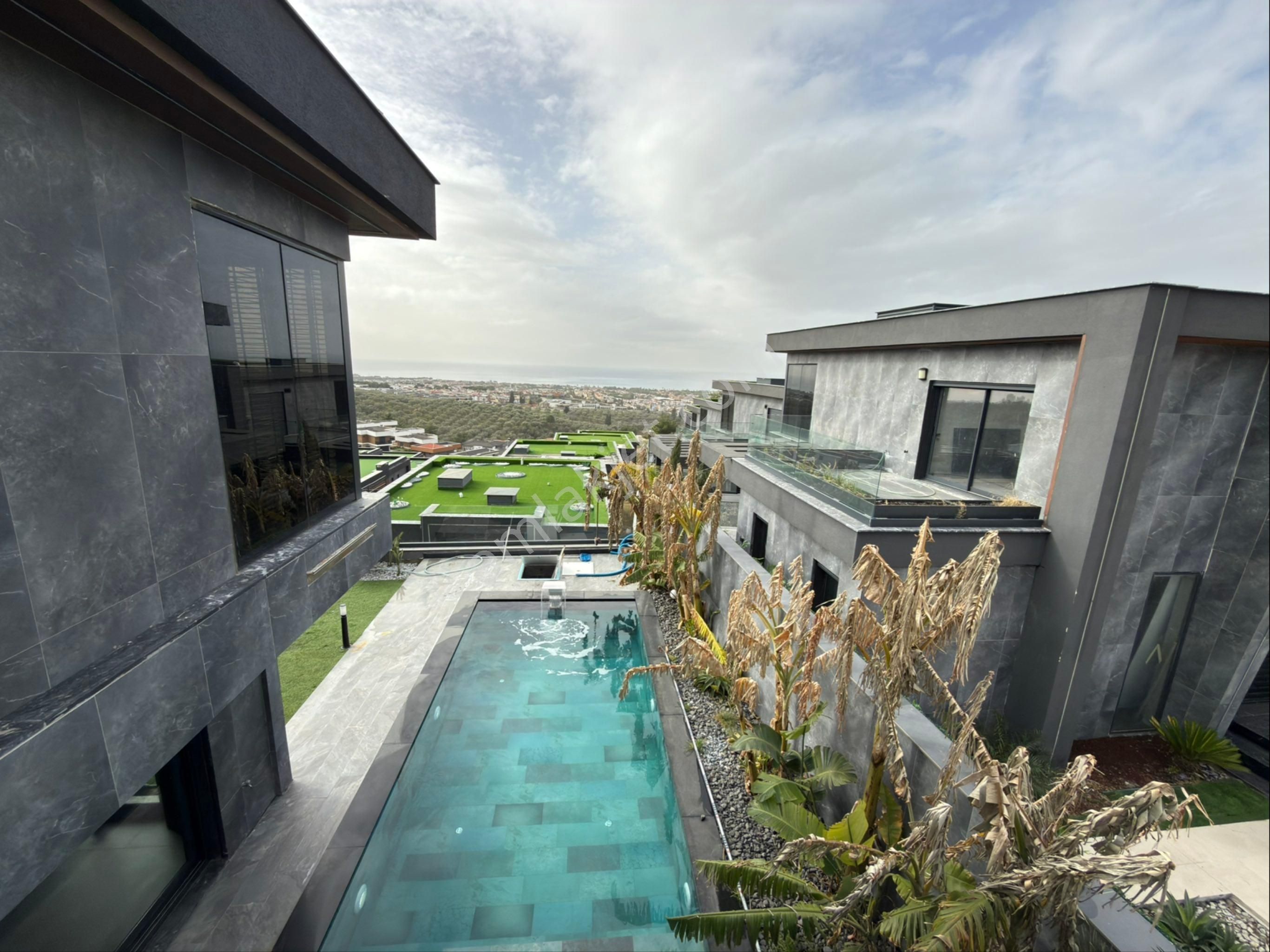 Kuşadası Soğucak’ta Panoramik Deniz Manzaralı Ultra Lüks Müstakil Villa - Görsel 26