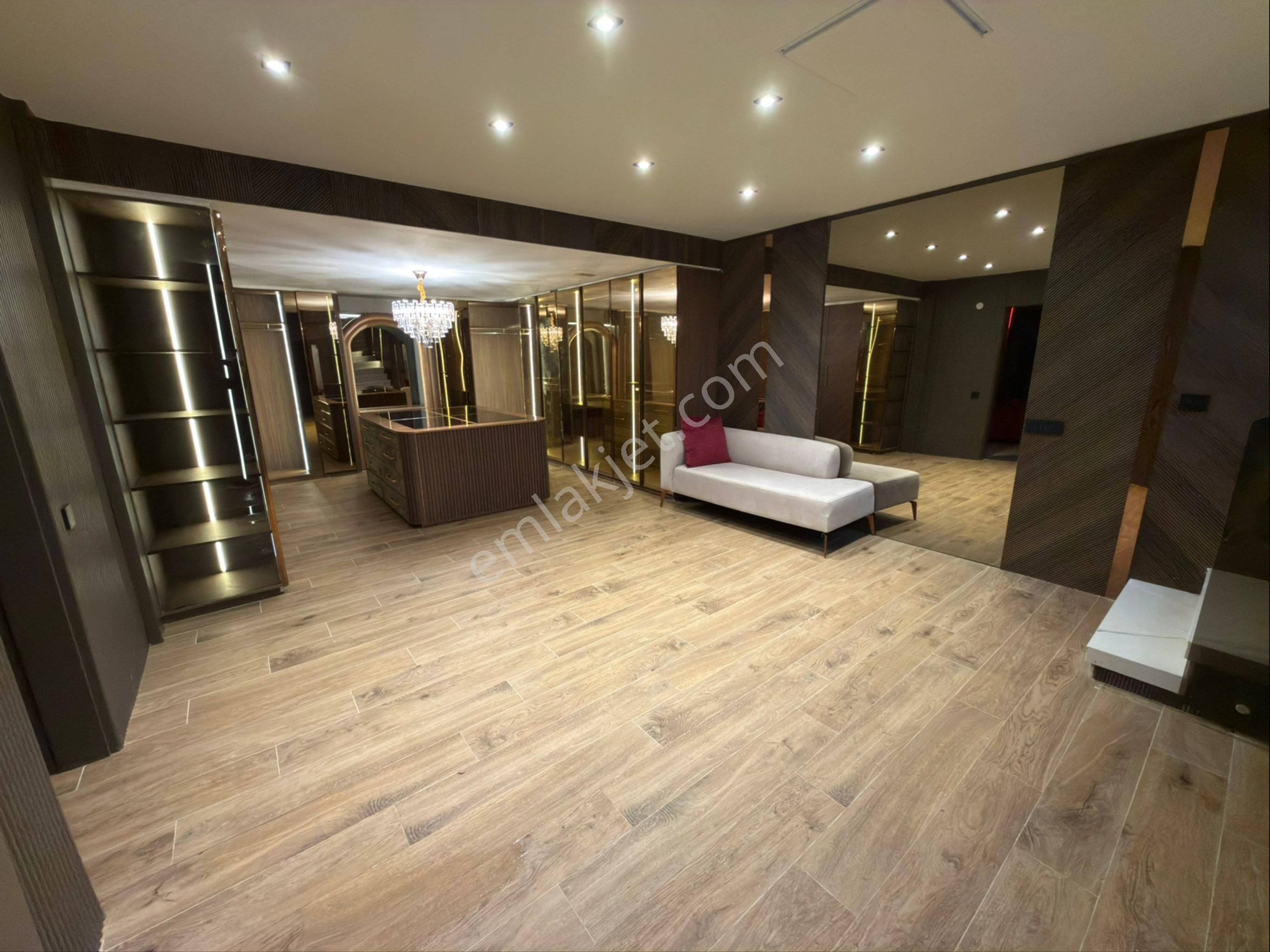 Kuşadası Soğucak’ta Panoramik Deniz Manzaralı Ultra Lüks Müstakil Villa - Görsel 9