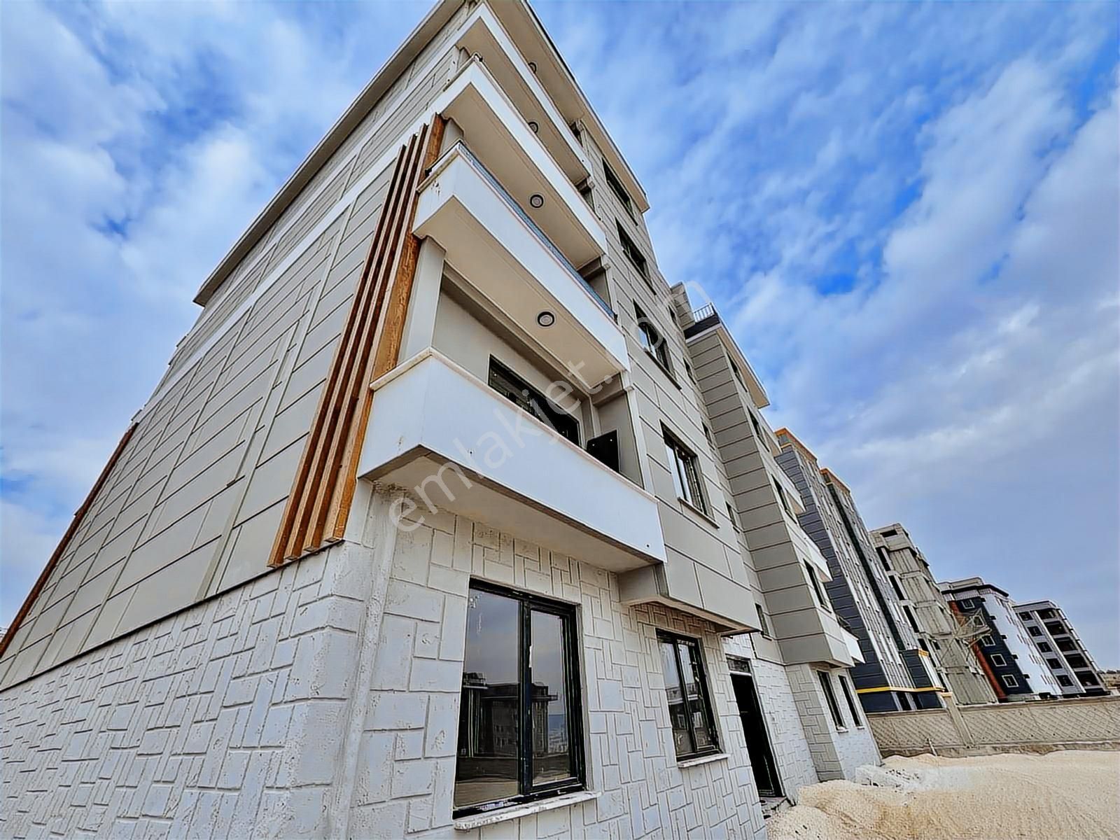 Acl Emlak'dan Karaköprü Seyrantepe'de 1+1 Satılık Lüks Daire - Görsel 17