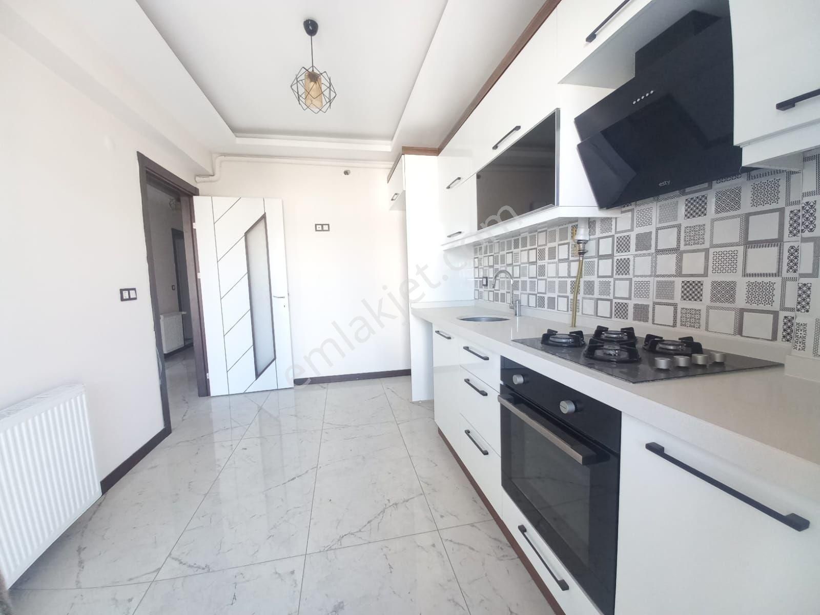 Bergama Fatih Mah Doğa Koleji Mevki Ultra Lüks Doğalgazlı Asansörlü Kapalı Mutfak 2+1 Daire Kiralık - Görsel 2