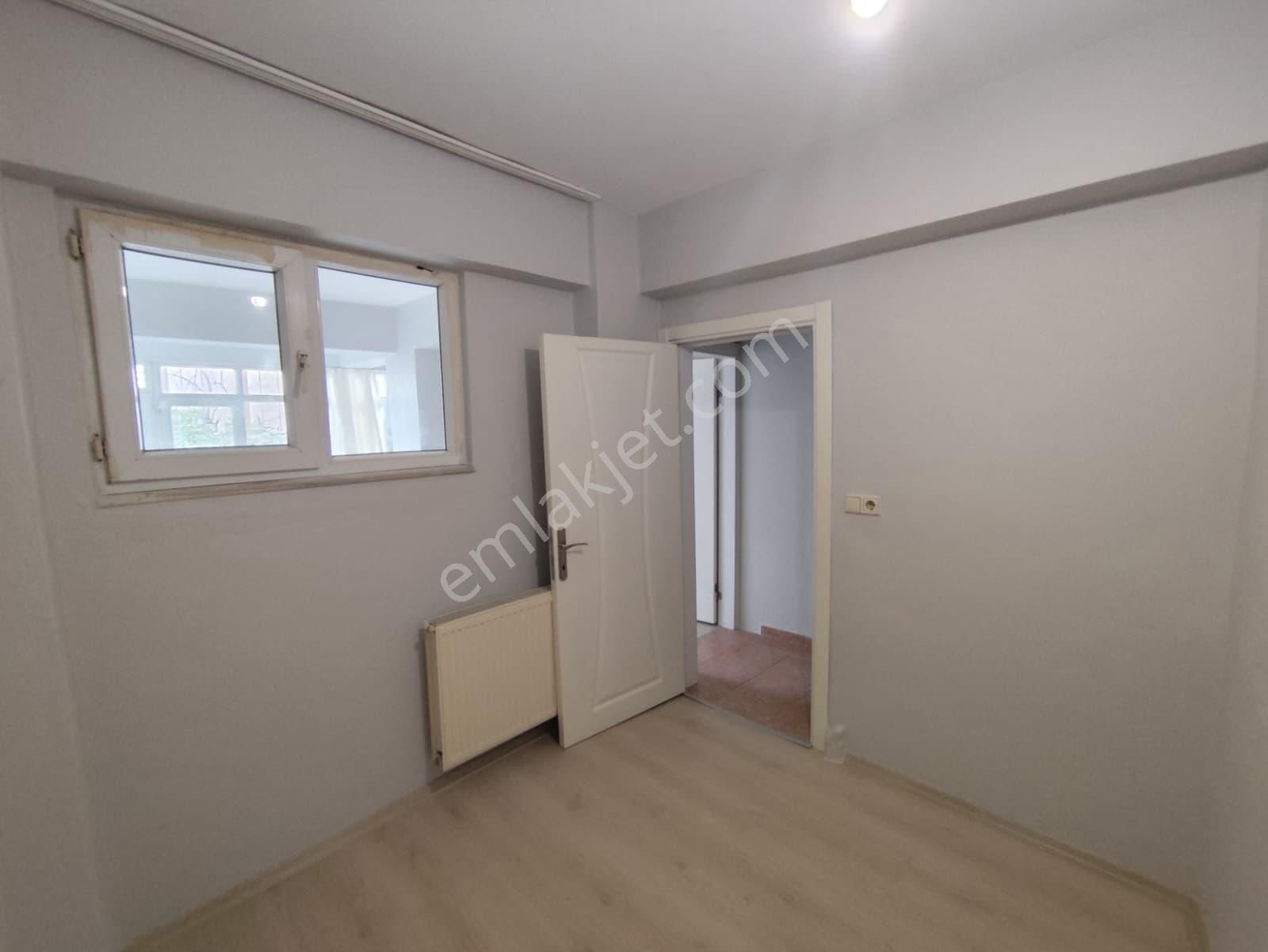 Eyüpsultan Nişanca 1+1 45 M2 Bahçe Kullanımlı Daire 15.000.-tl