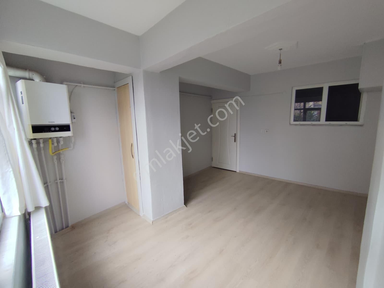 Eyüpsultan Nişanca 1+1 45 M2 Bahçe Kullanımlı Daire 15.000.-tl - Görsel 2