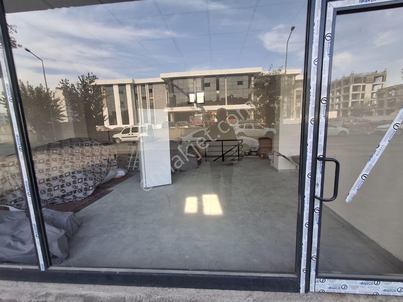 Hakev'den Adıyaman Yeni Belediye Binası Yanı Kiralık Dükkan - Görsel 3