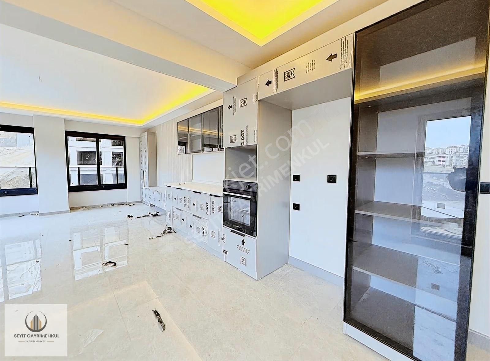 ▄seyit Gayrimenkul▄ege Mh.lüx Sıfır Sitede Full Yapılı 3+1_200m²