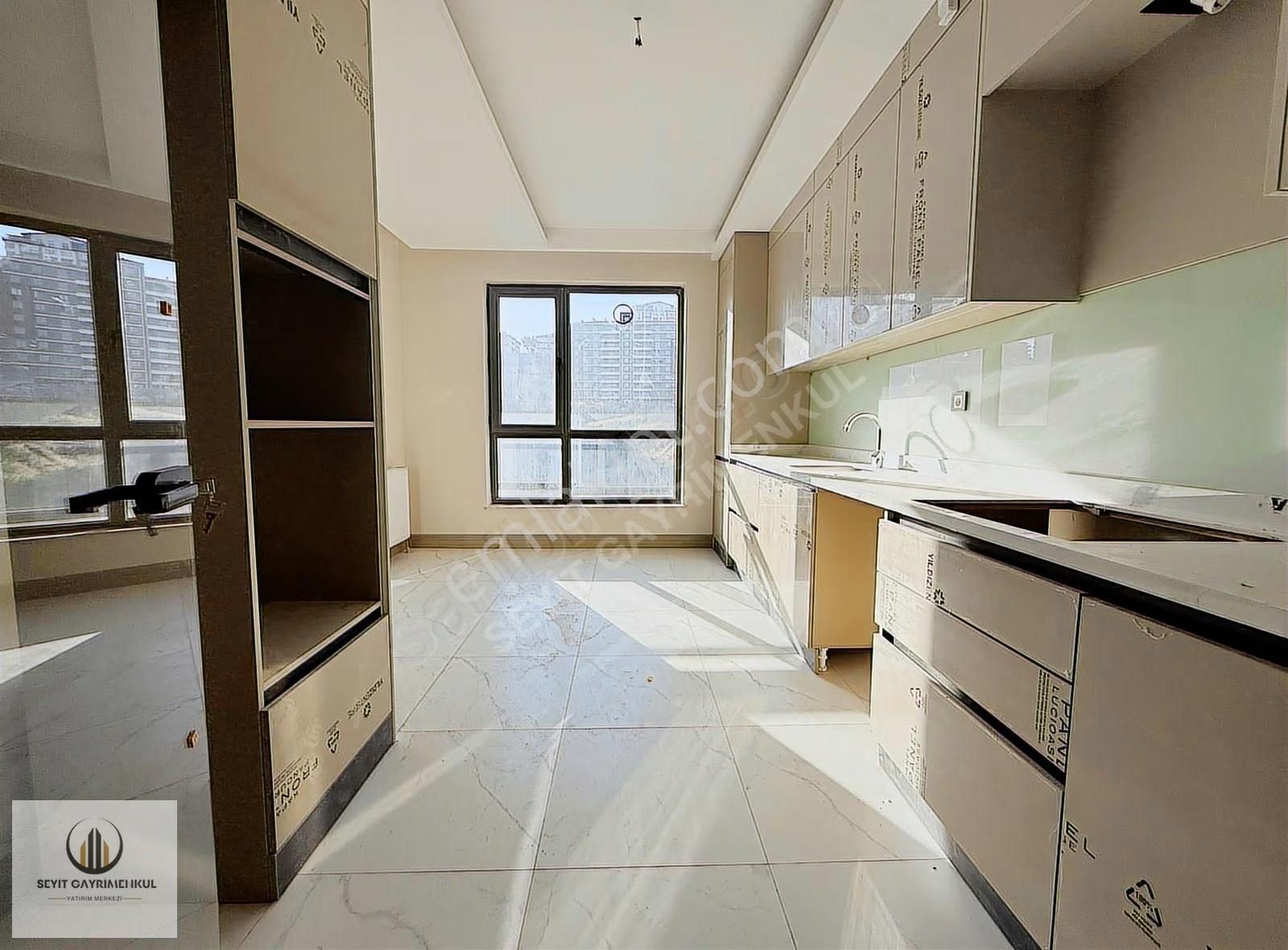 Mamak'ın Gözdesi Alya Vita'da Sınırsız Kredili Cadde Cep 2.kat_! - Görsel 23