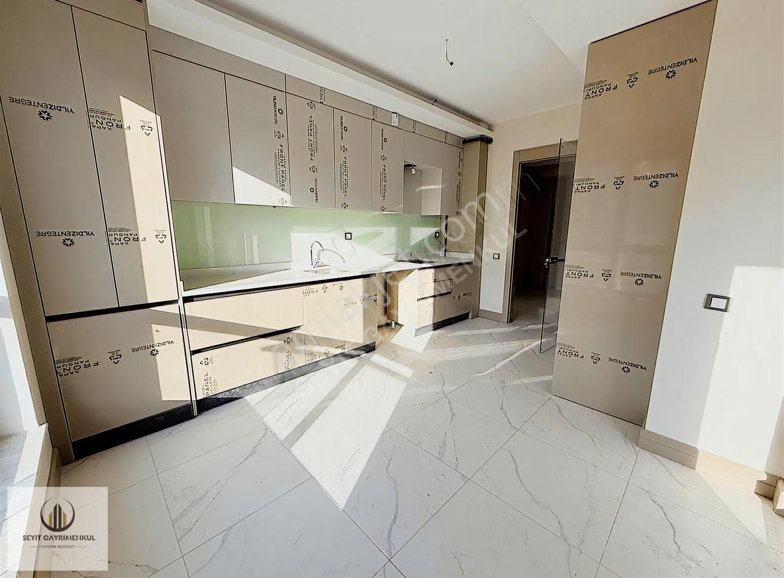 Mamak'ın Gözdesi Alya Vita'da Sınırsız Kredili Cadde Cep 2.kat_!