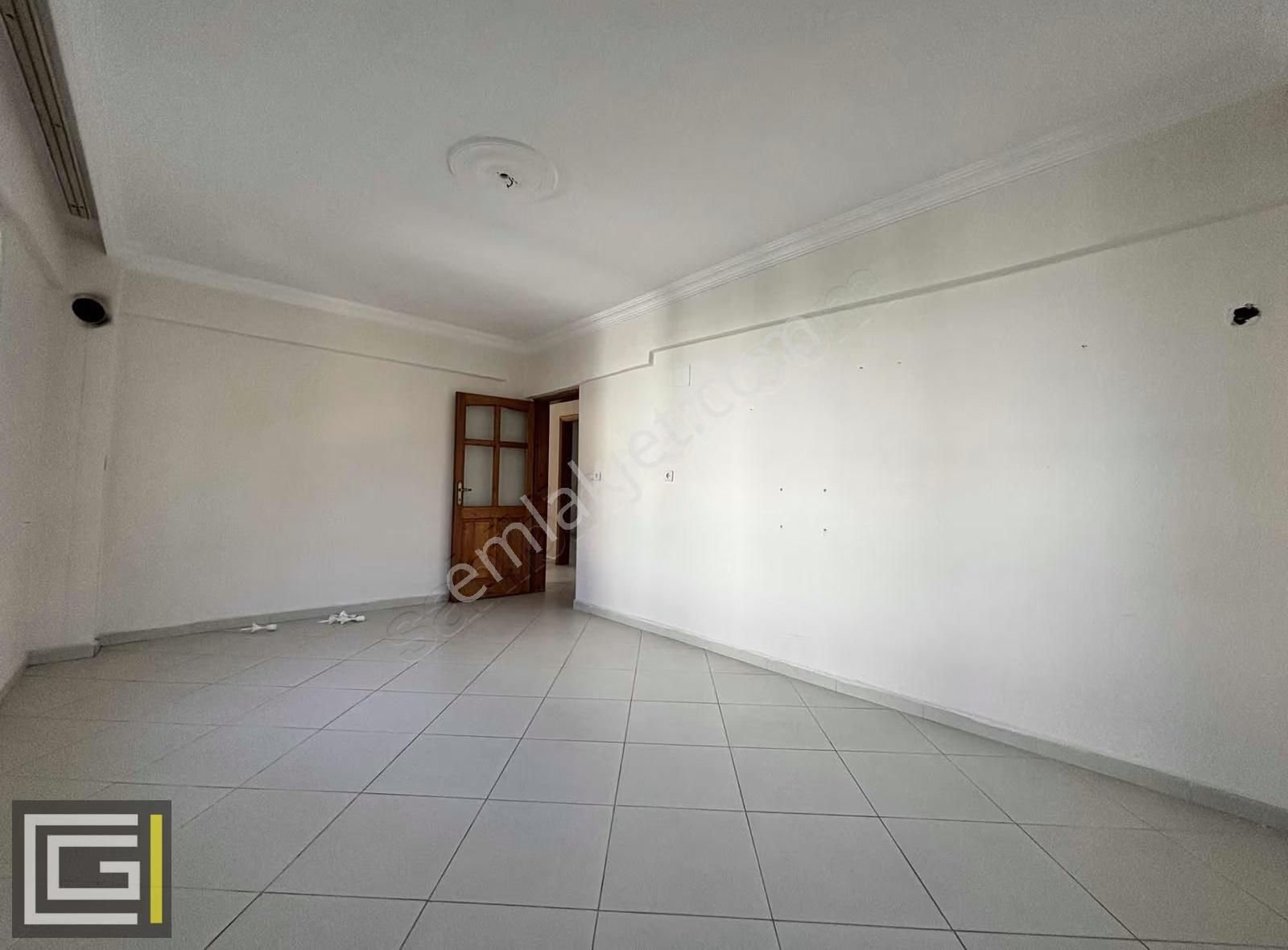 Merkezi Konumda Daire Fiyatına Kiralık Müstakil Fırsat Ev! - Görsel 6