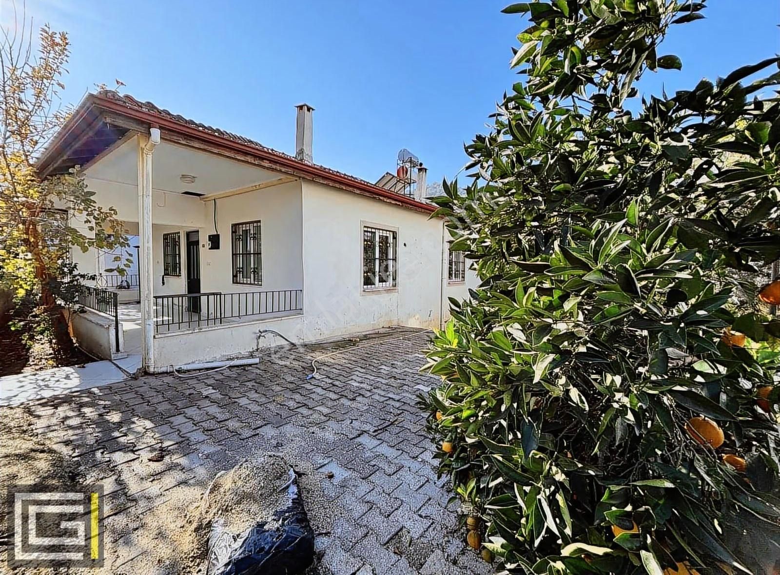 Merkezi Konumda Daire Fiyatına Kiralık Müstakil Fırsat Ev!