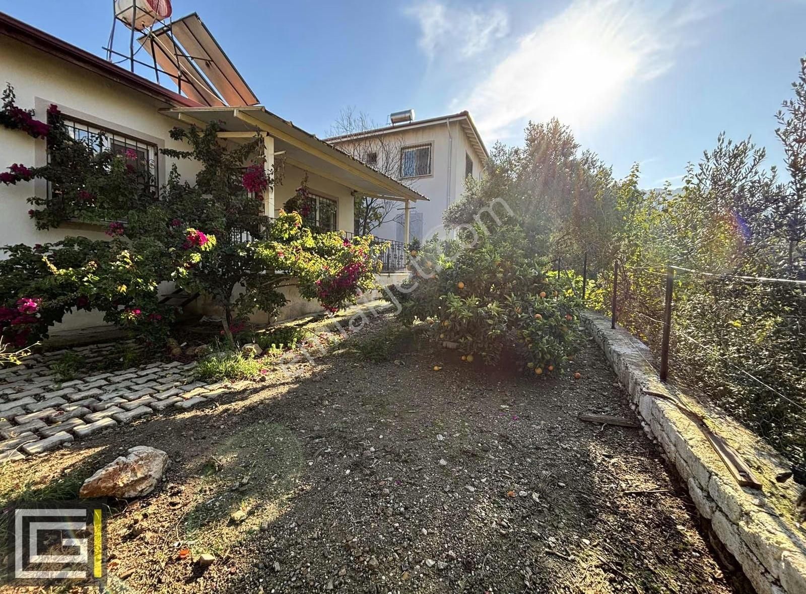 Merkezi Konumda Daire Fiyatına Kiralık Müstakil Fırsat Ev! - Görsel 2