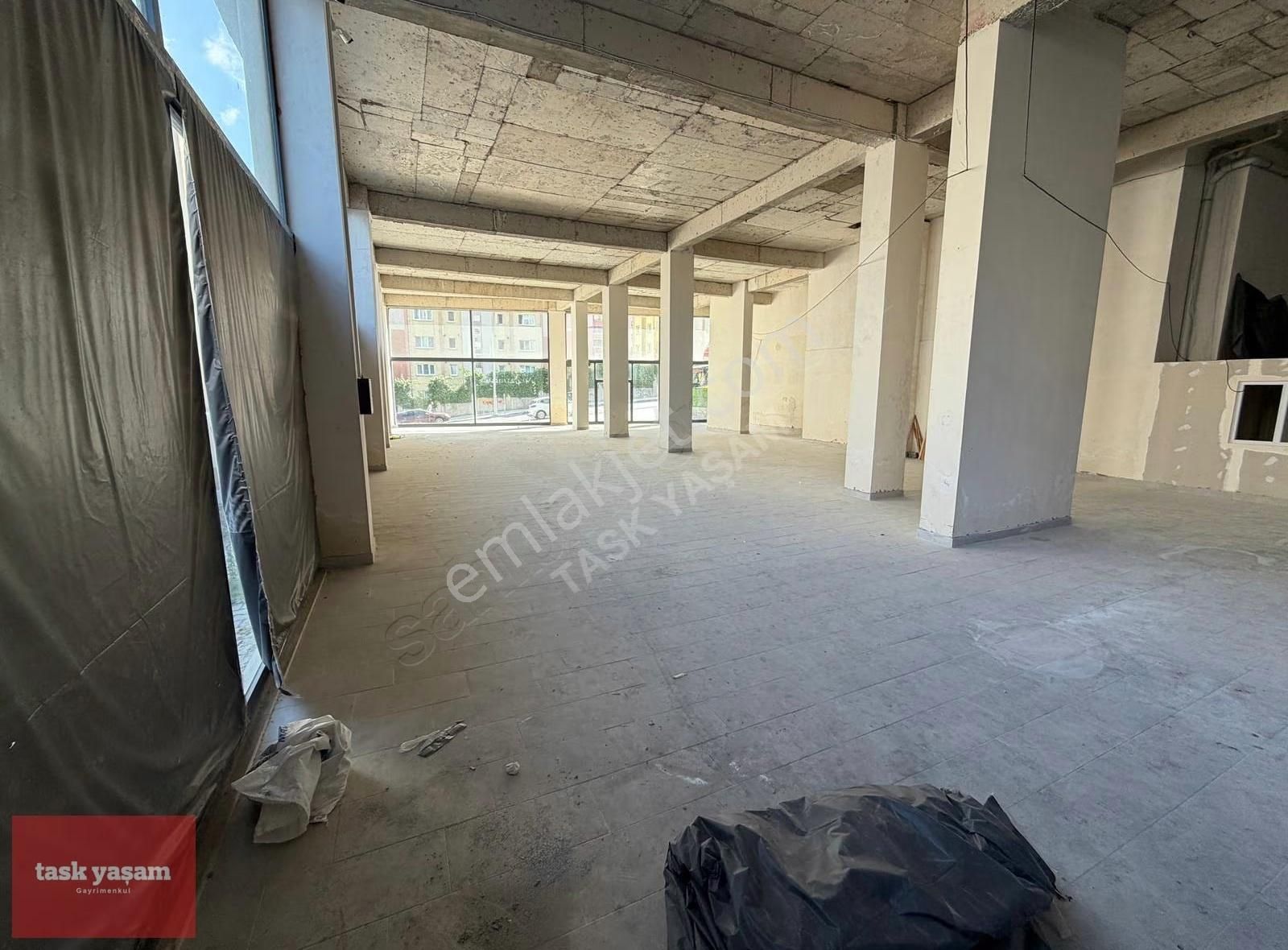Tuzla Mimarsinan Mahallesinde Cadde Üzeri 1000 M2 Kiralık Dükkan - Görsel 2