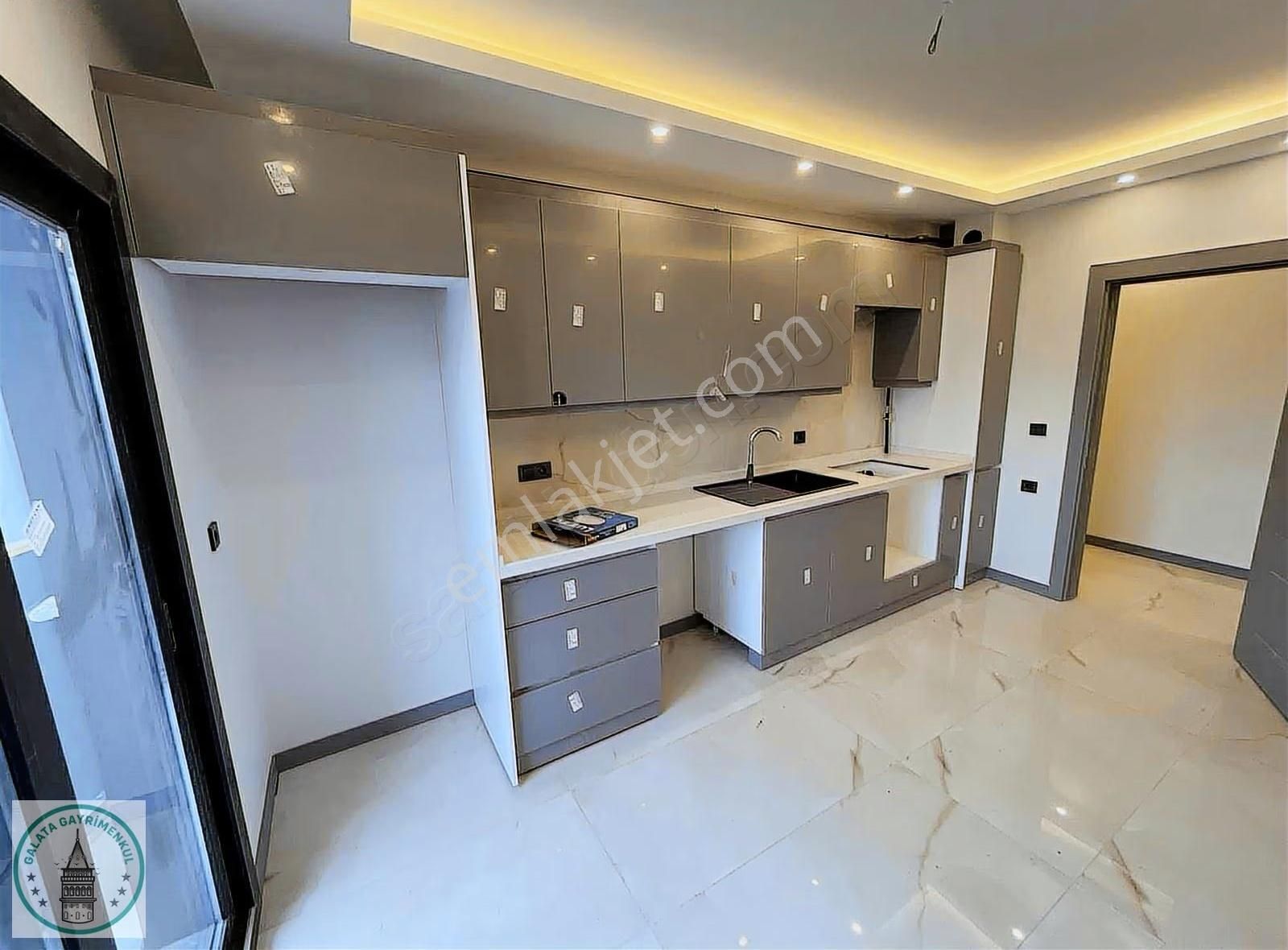 Galata'dan Çeltikçi Mah. Satılık 2+1 Ayrı Mutfak Lüks Daire - Görsel 4