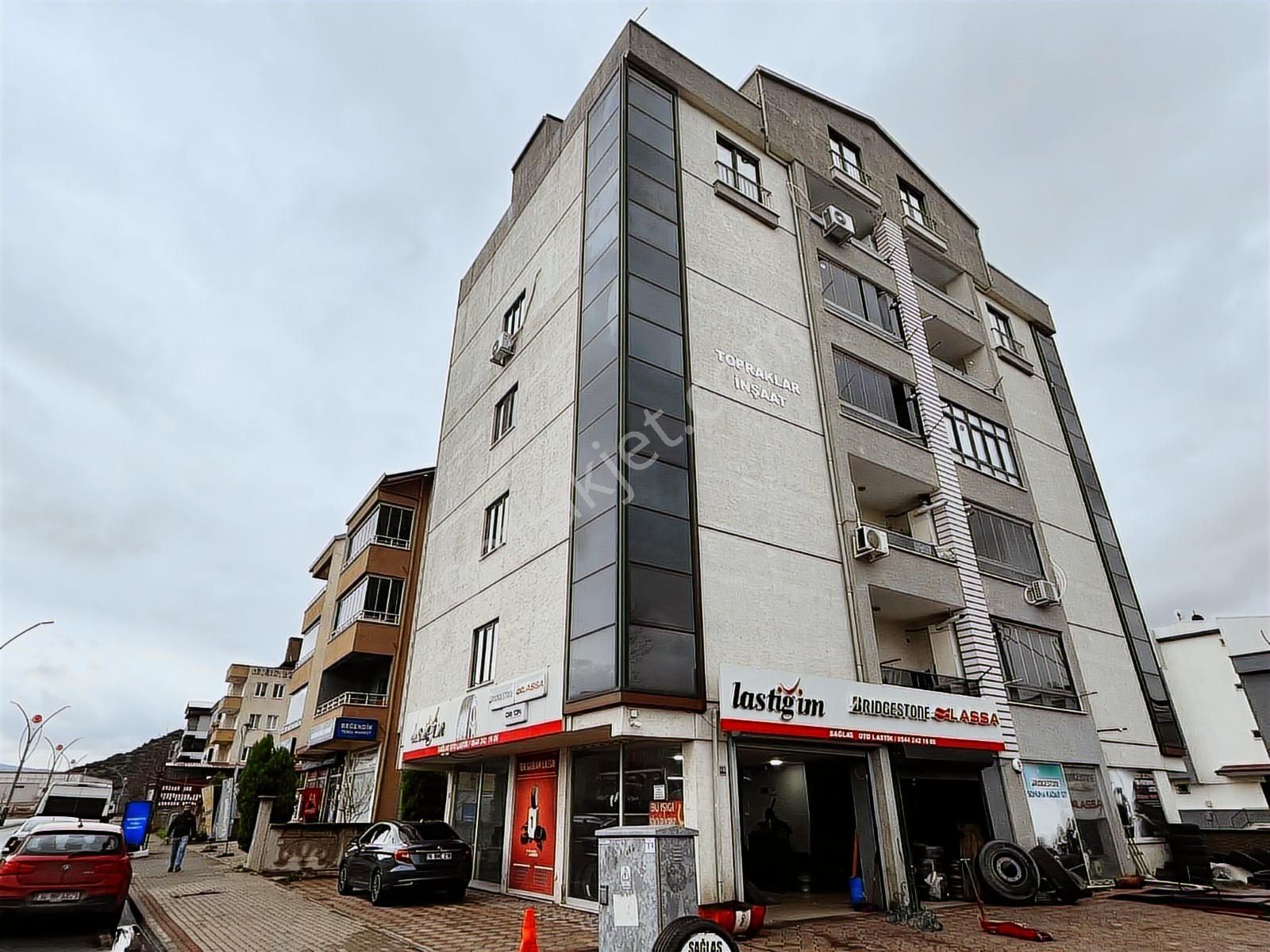 Remax Leon ' Dan Kestel ' De 3+2 Dubleks Daire