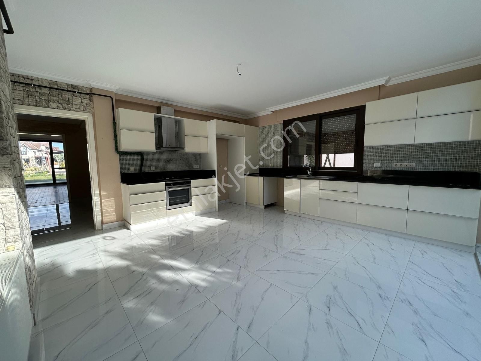 Çiğli Sasalı'da Site İçerisinde Kiralık Lüks 4+1 Dubleks Villa - Görsel 28