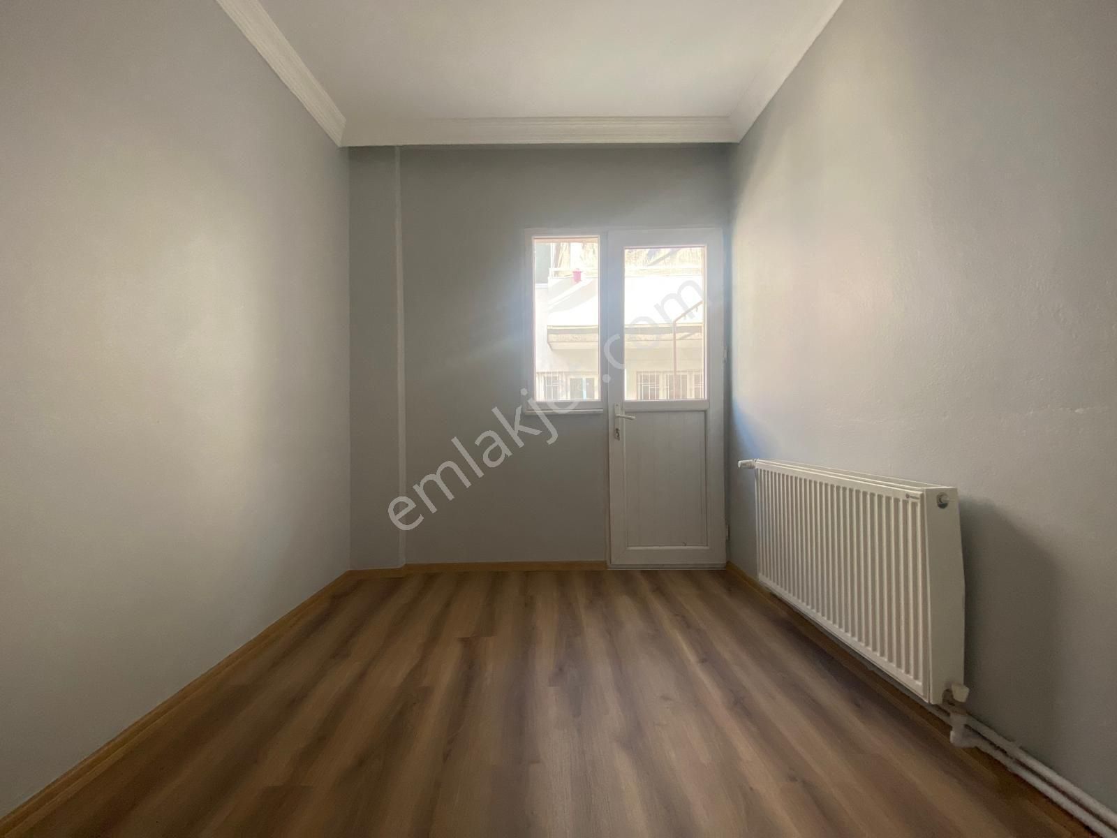 Cumhuriyet Mahallesi'nde Kiralık 3+1 Daire - Görsel 2