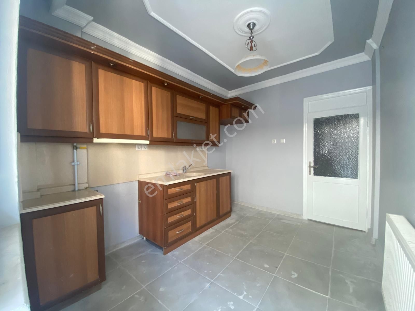 Cumhuriyet Mahallesi'nde Kiralık 3+1 Daire - Görsel 11