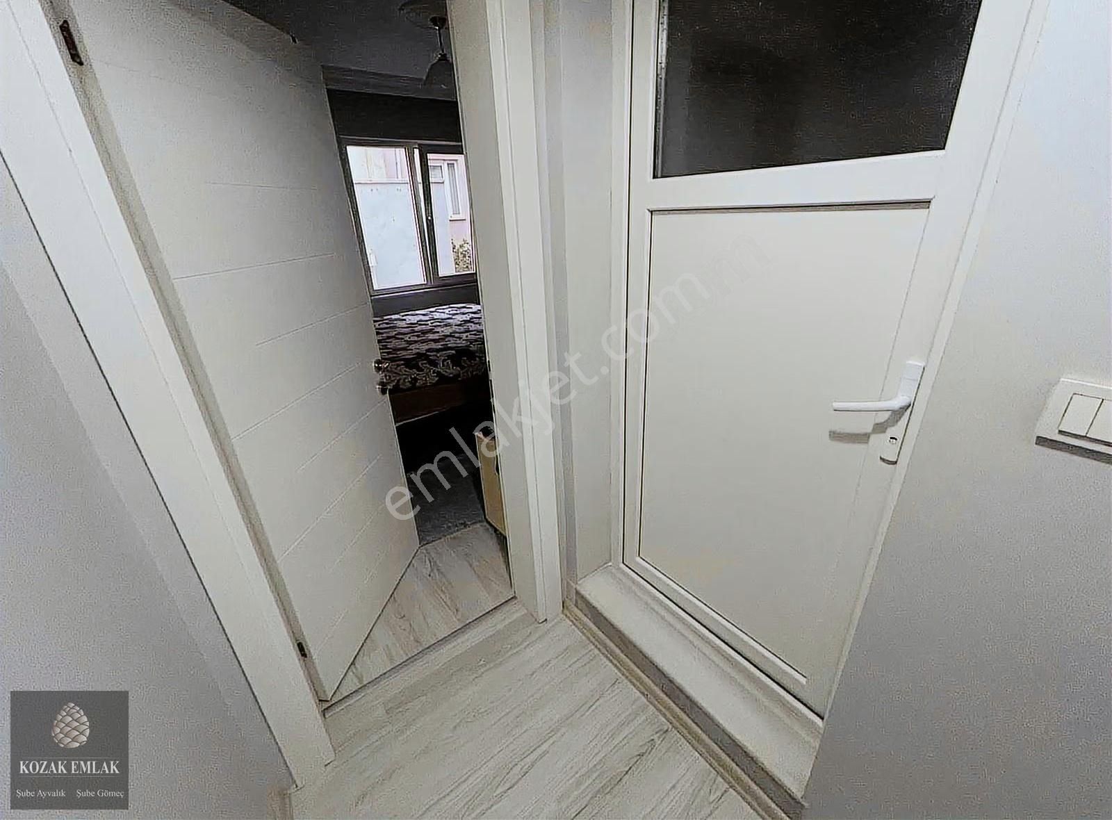 Ayvalıkta Satılık 3 Daire Bulunan Komple Bina - Görsel 13