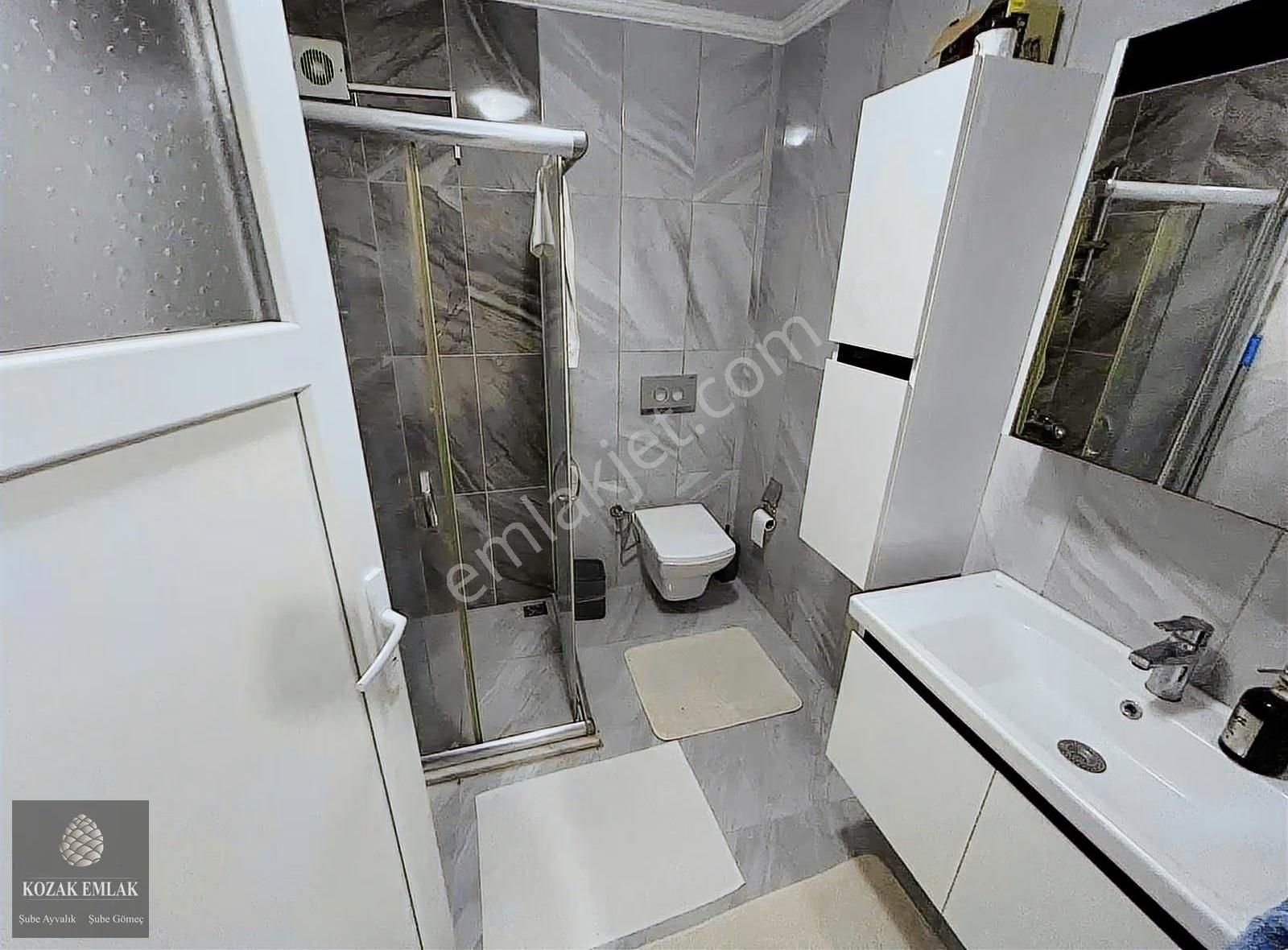 Ayvalıkta Satılık 3 Daire Bulunan Komple Bina - Görsel 21