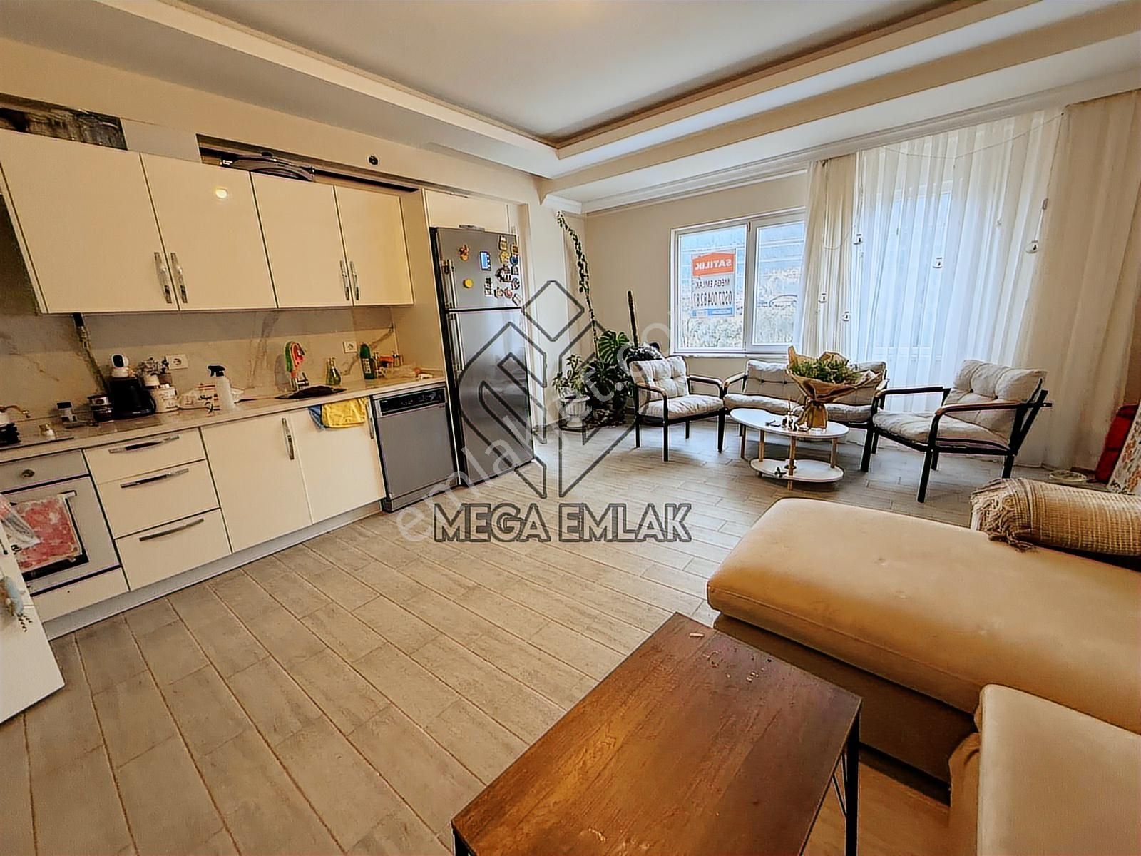 Bayırda Satılık 2+1 Arakat Daire