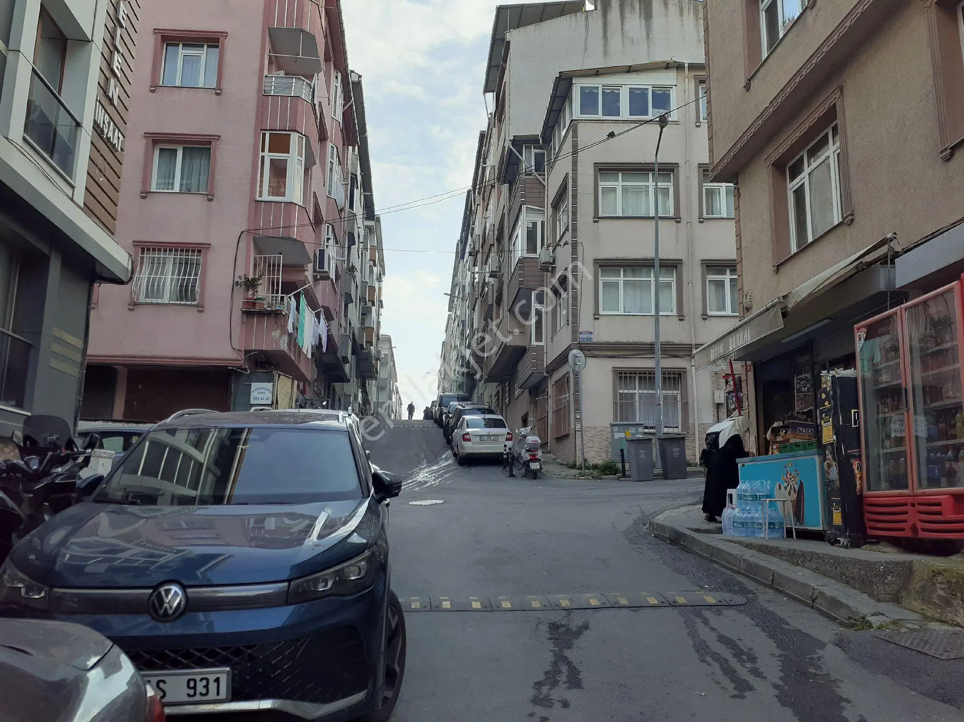 Yeni Rami De Bosna Ccaddesi Kısmında Düz Girişli Satılık Daire