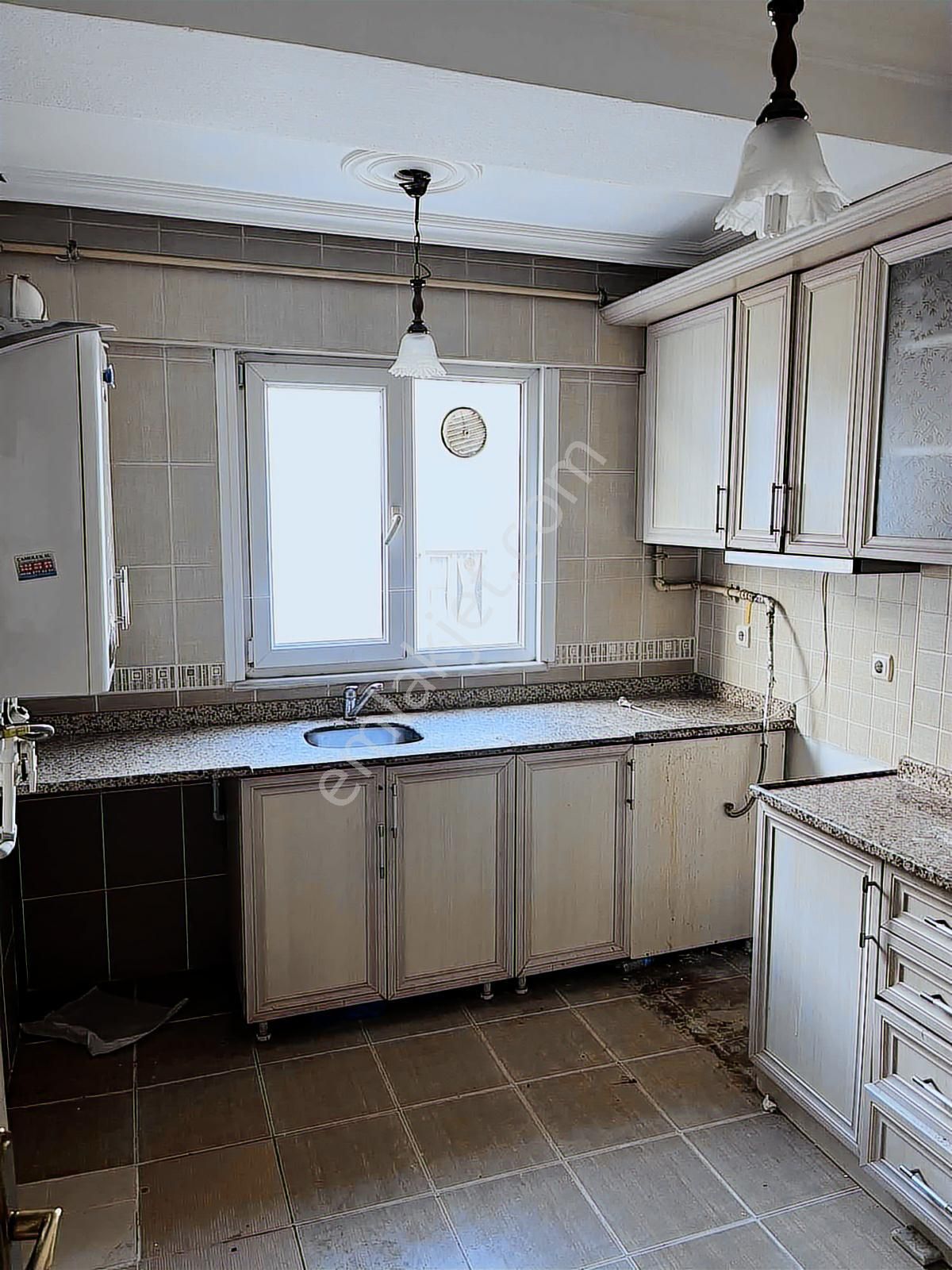 Ümraniye Armağan Evler De 3. Kat Boş Kiralık 2+1 - Görsel 5