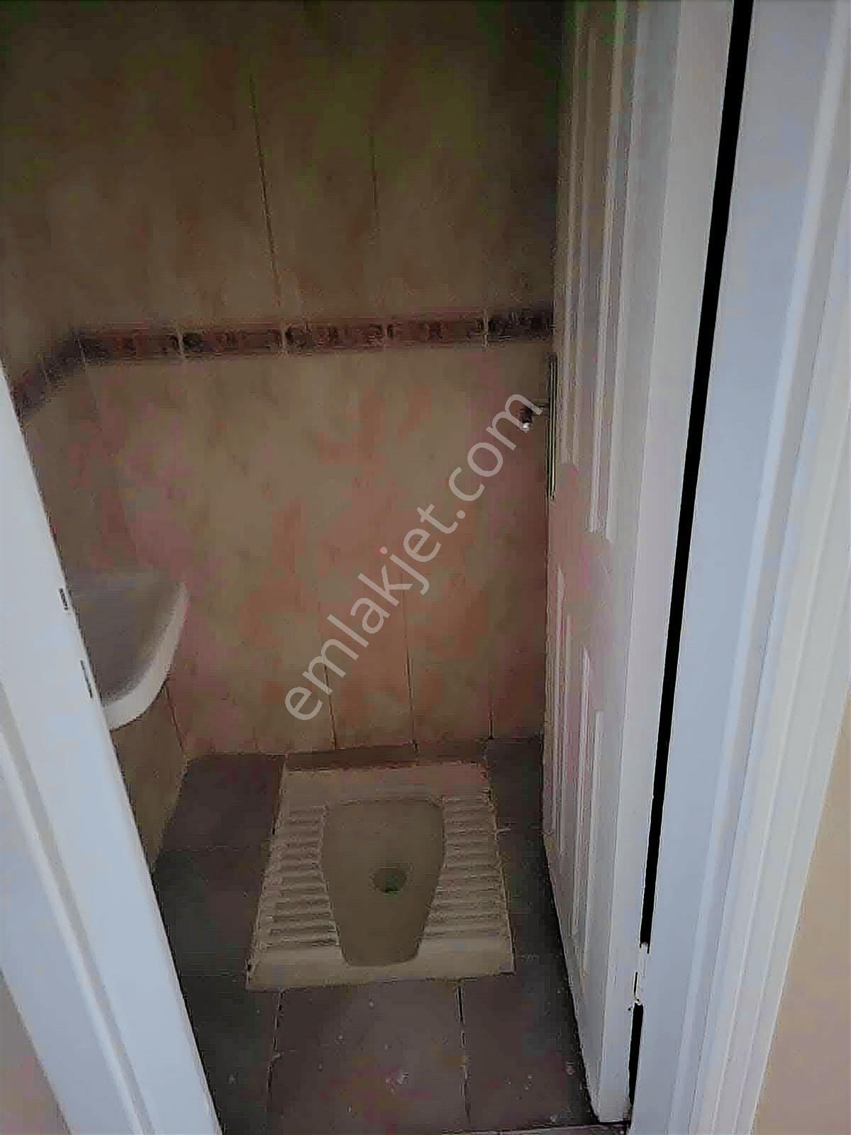 Reha Medin Den Esenevler Mahallesinde Kiralık 2+1 Boş - Görsel 9