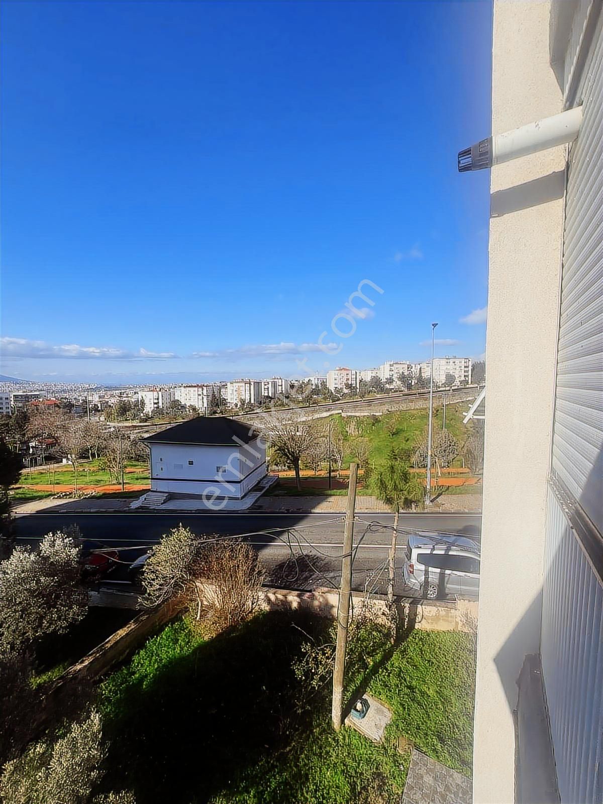 Karanfil Mahallesinde Doğalgazlı Panjurlu 3+1 Kiralık Daire - Görsel 3