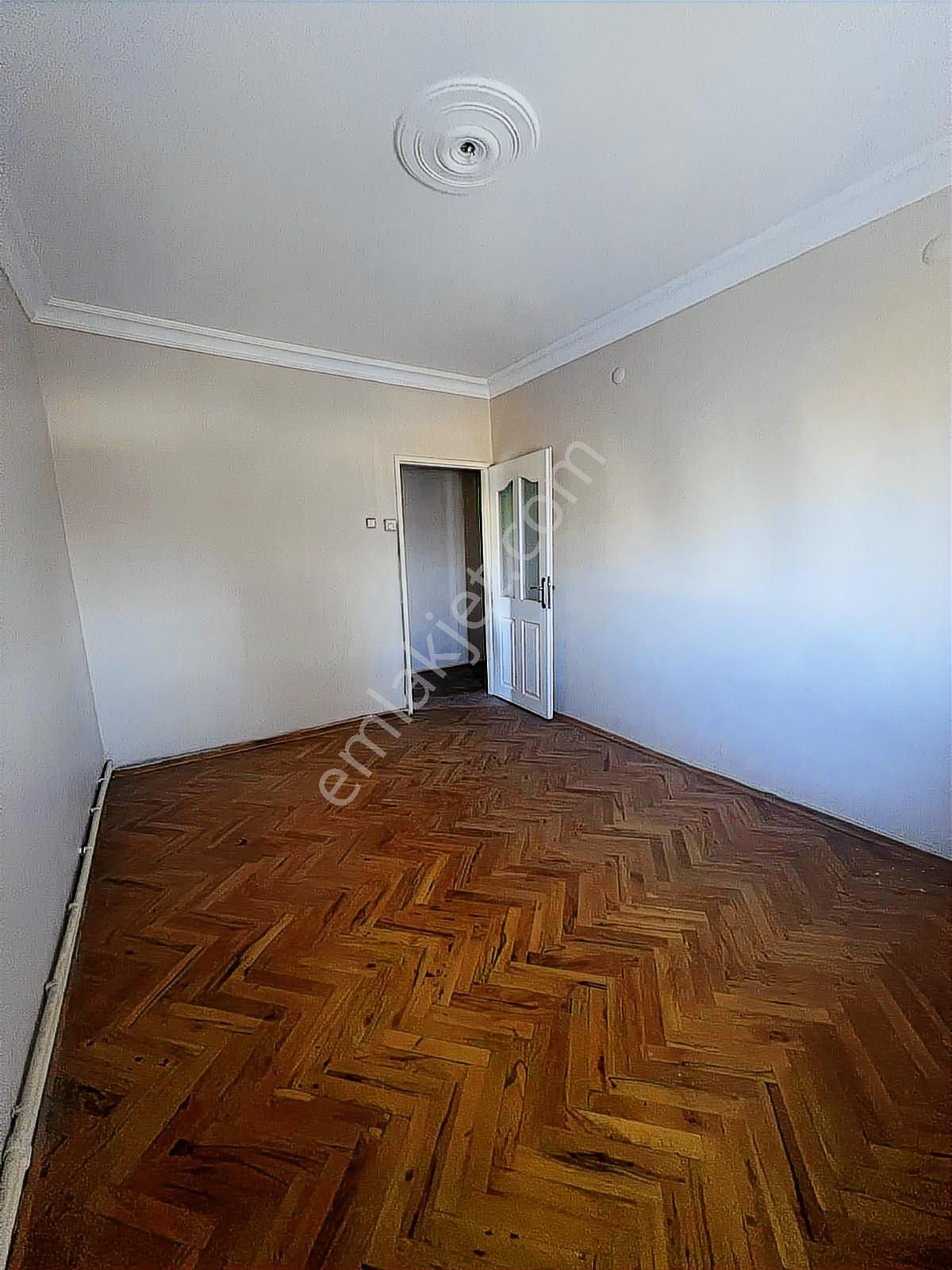 Karanfil Mahallesinde Doğalgazlı Panjurlu 3+1 Kiralık Daire - Görsel 8
