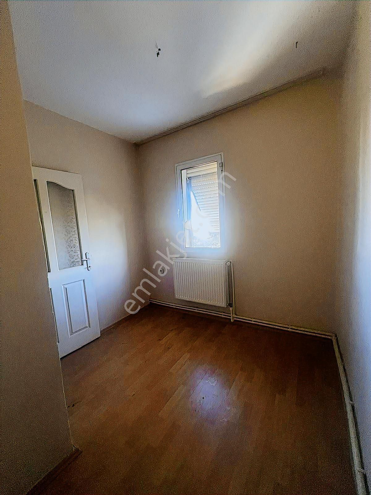Karanfil Mahallesinde Doğalgazlı Panjurlu 3+1 Kiralık Daire - Görsel 12