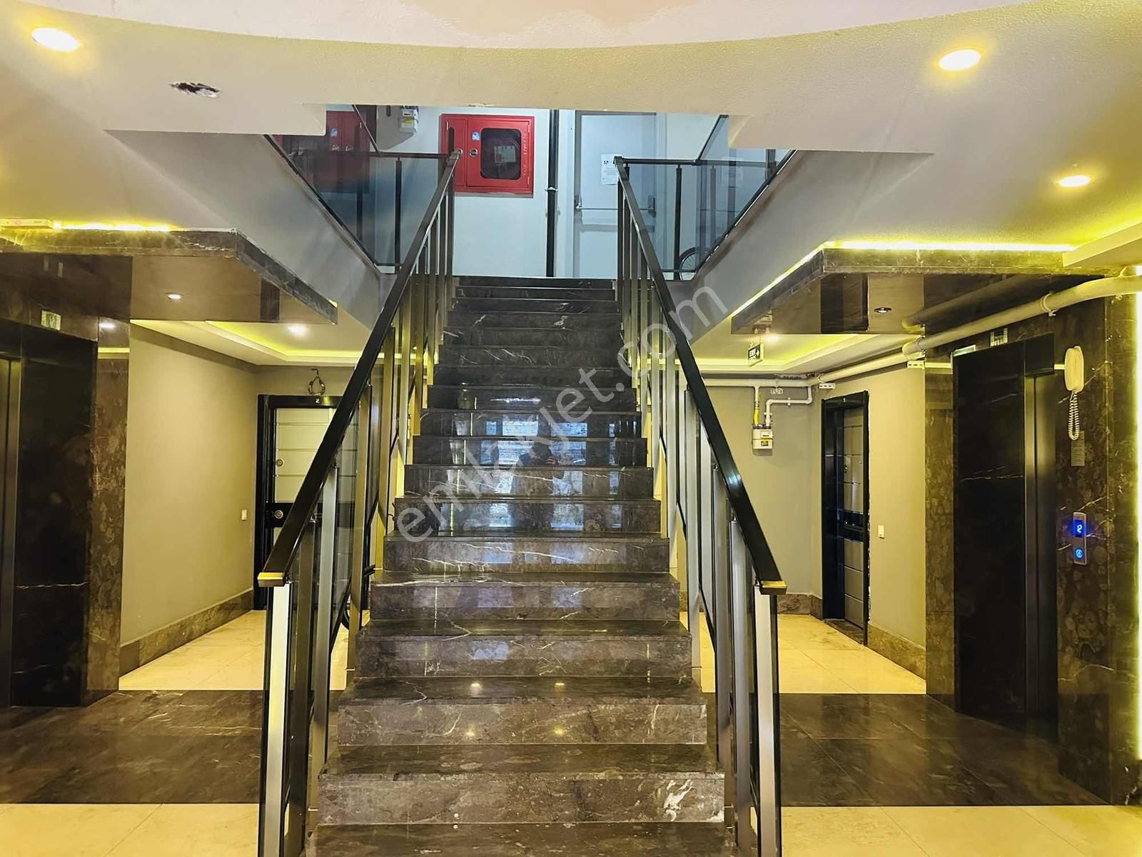 Havuzlu Emniyetin Arkasında Lüks Eşyalı Site İçi Kiralık Daire - Görsel 13