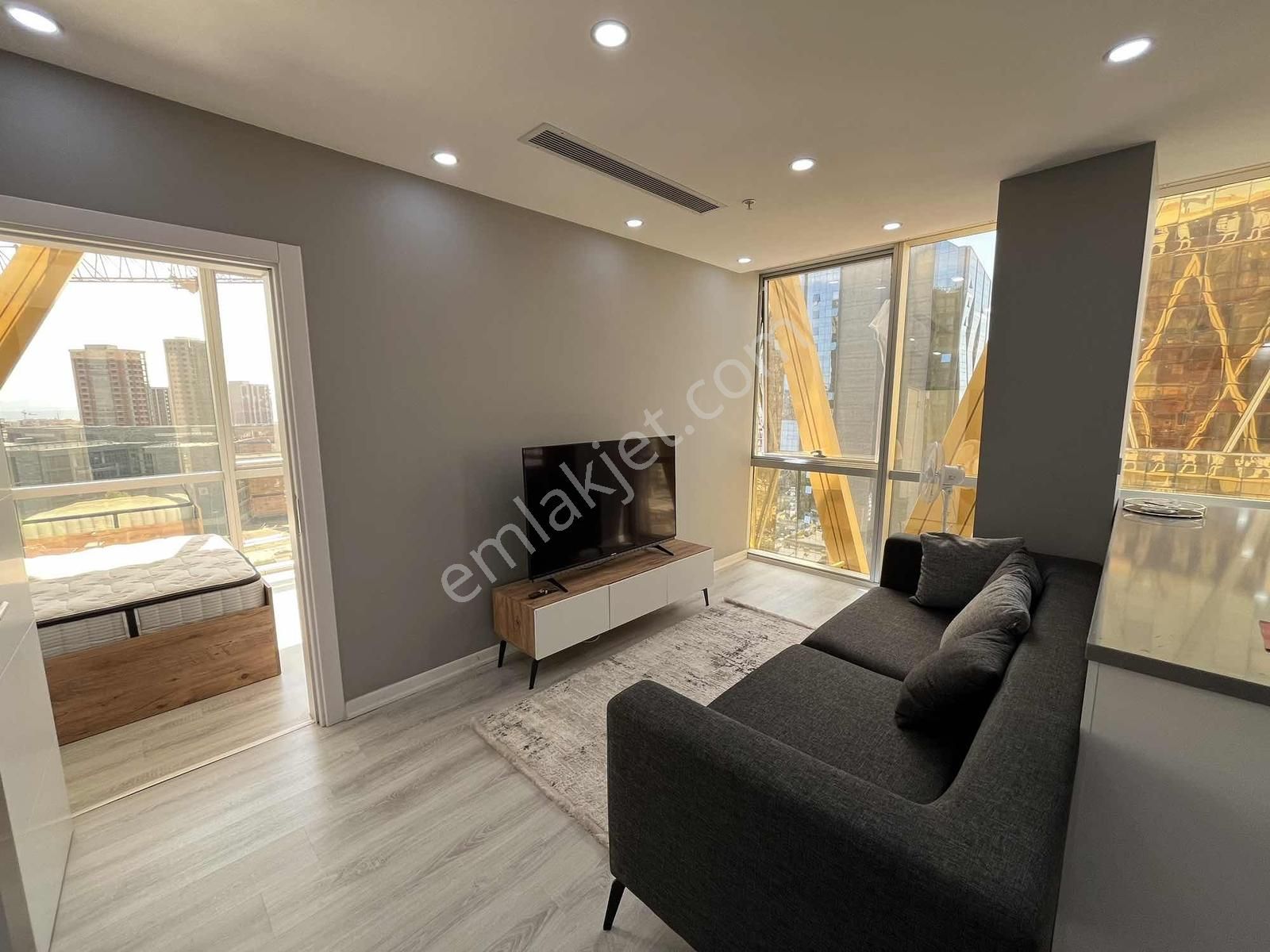 Vazo Kule Deniz Manzaralı 5 Yıldızlı Otel Konforunda - Görsel 2