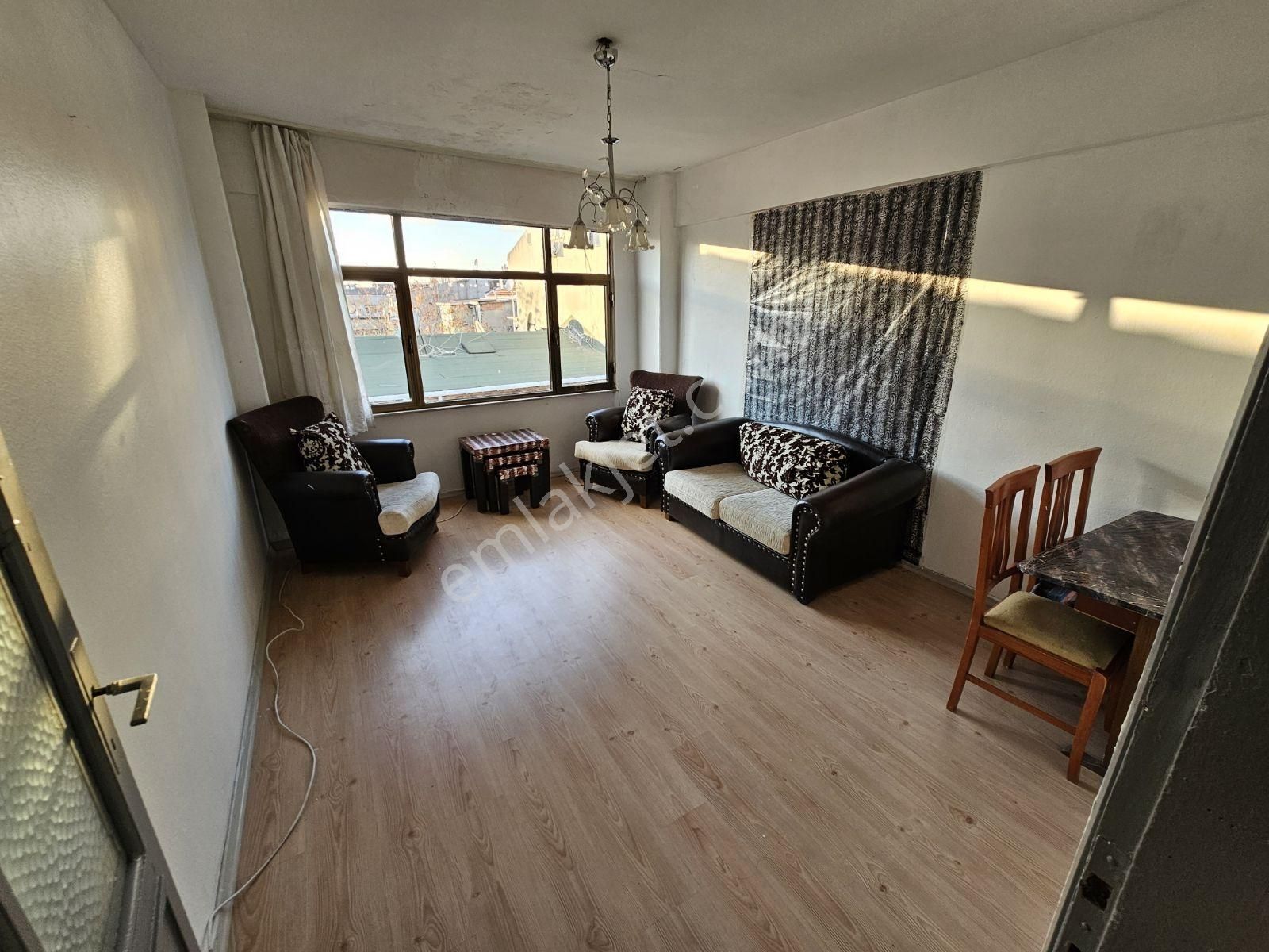 Seyidömer Mah. 4.kat 50mk 1+1 Çukurbostan Civarında 18.000tl