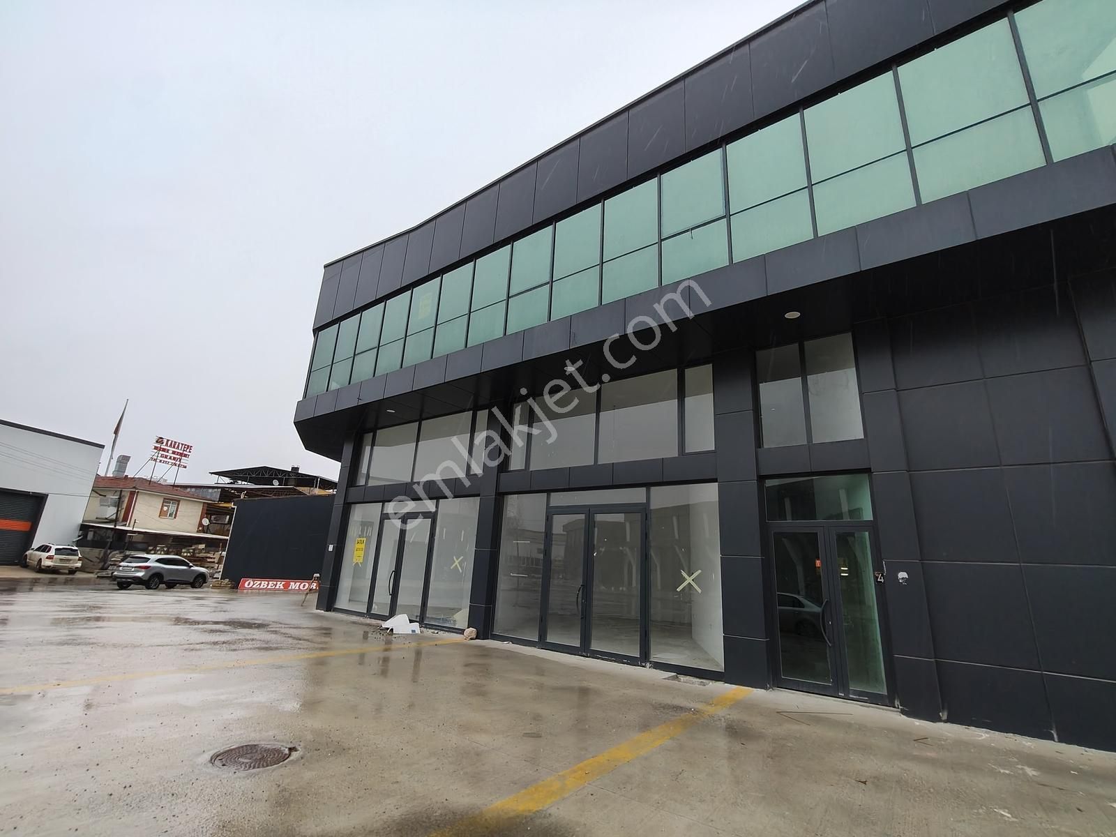 Sincan Sanayi'de,40m2+ön Cephe 160m2,sıfır,iskanlı,9 Mt Cephe,wc - Görsel 4