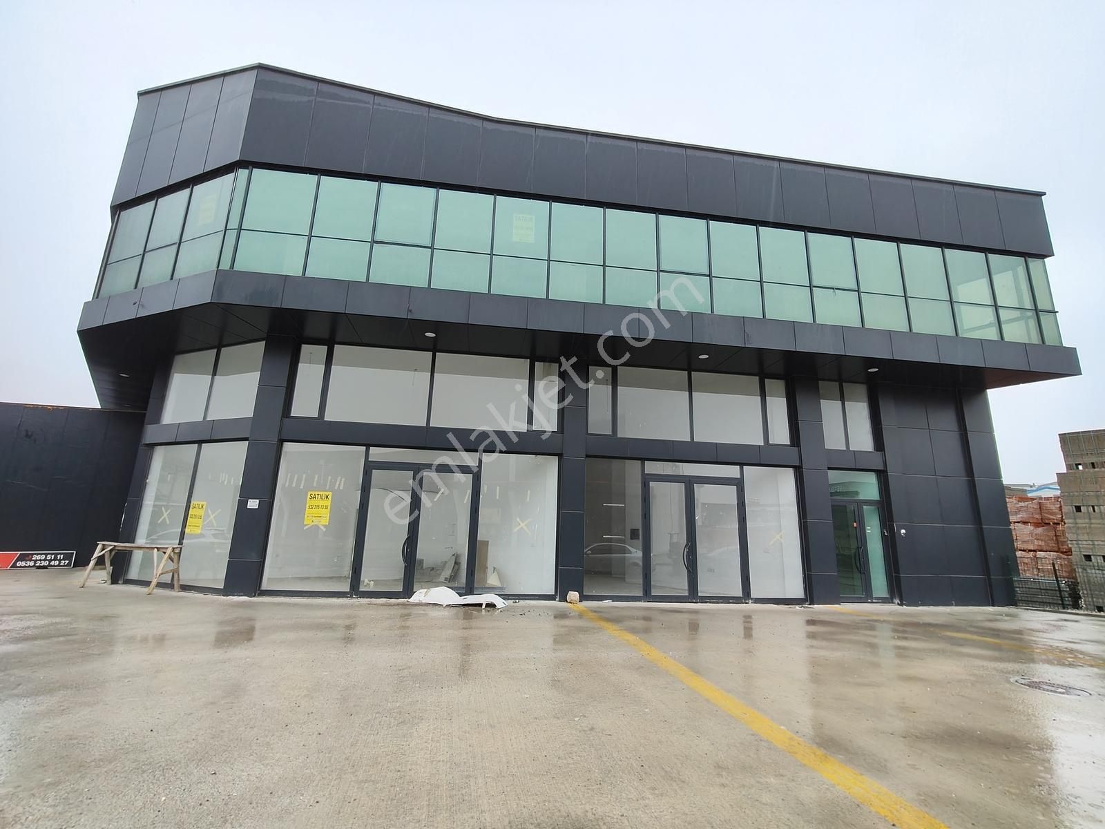 Sincan Sanayi'de,40m2+ön Cephe 160m2,sıfır,iskanlı,9 Mt Cephe,wc