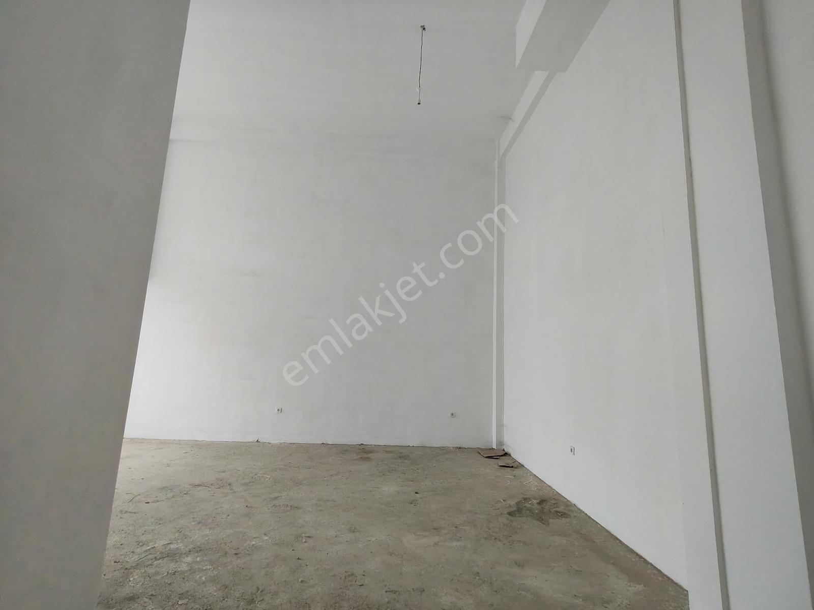 Sincan Sanayi'de,40m2+ön Cephe 160m2,sıfır,iskanlı,9 Mt Cephe,wc - Görsel 11