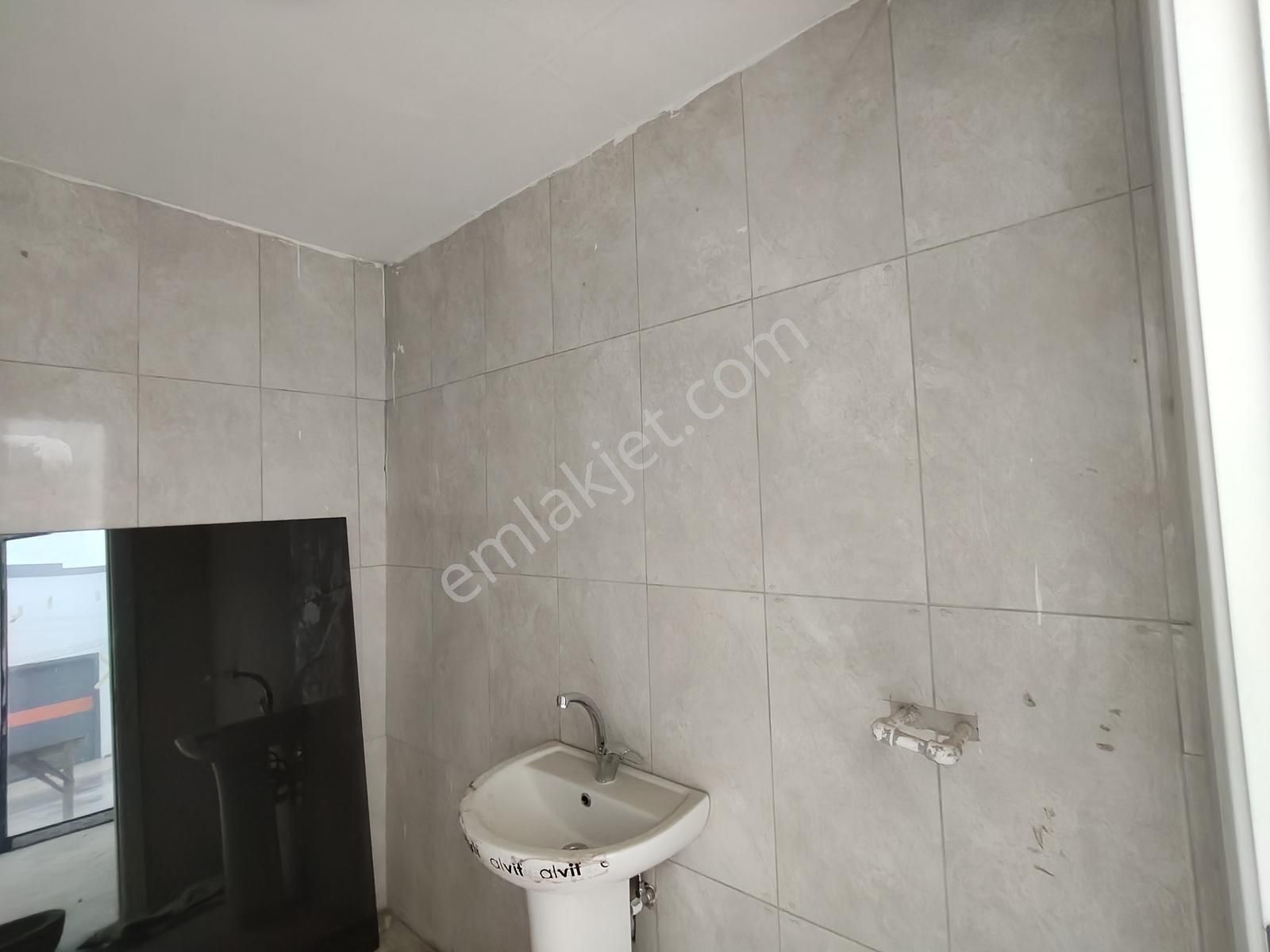 Sincan Sanayi'de,40m2+ön Cephe 160m2,sıfır,iskanlı,9 Mt Cephe,wc - Görsel 14