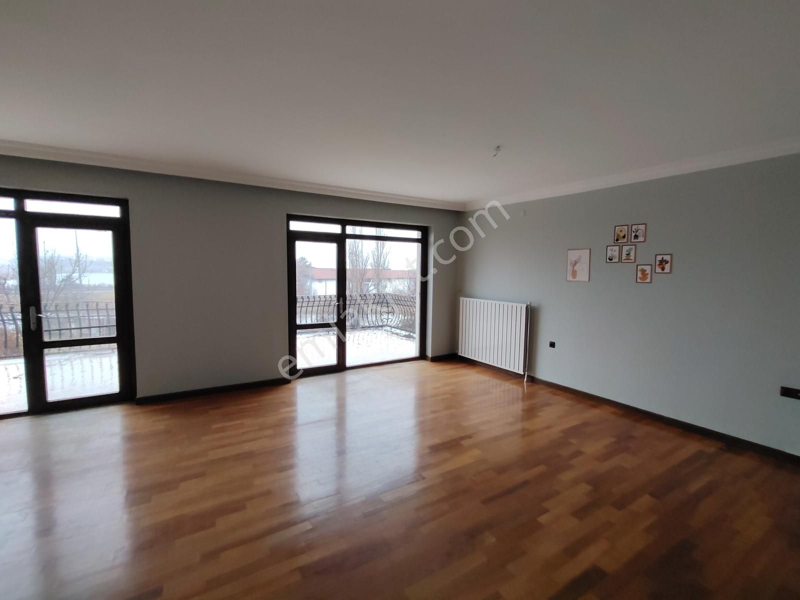 Gölbaşı, Beykoz Yakını, Site İçinde, Göl Manzaralı,havuzlu,5+2 - Görsel 13