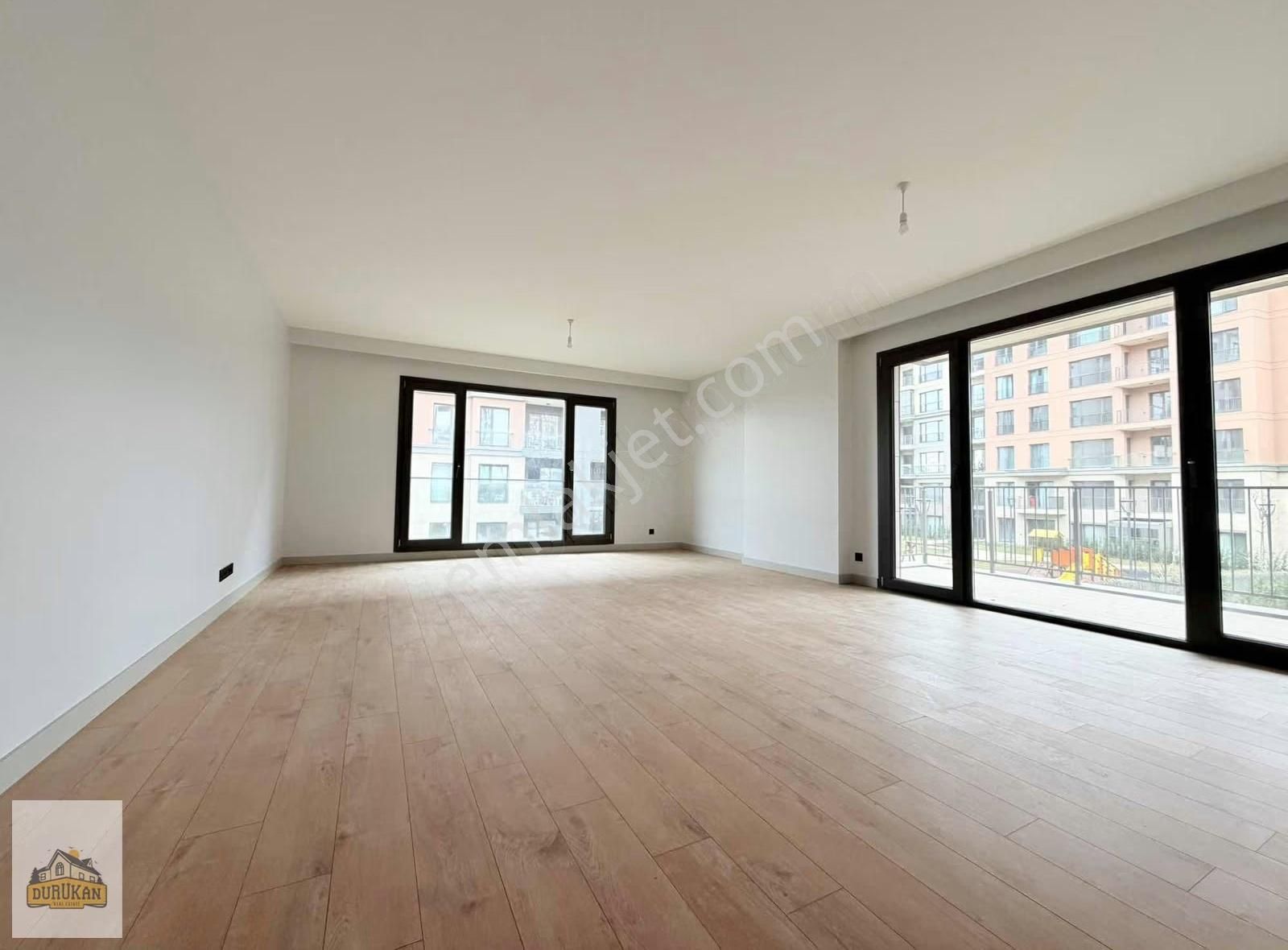 Emlak Konut Çınarköy Evleri'nde 4+1 Kiralık Daire