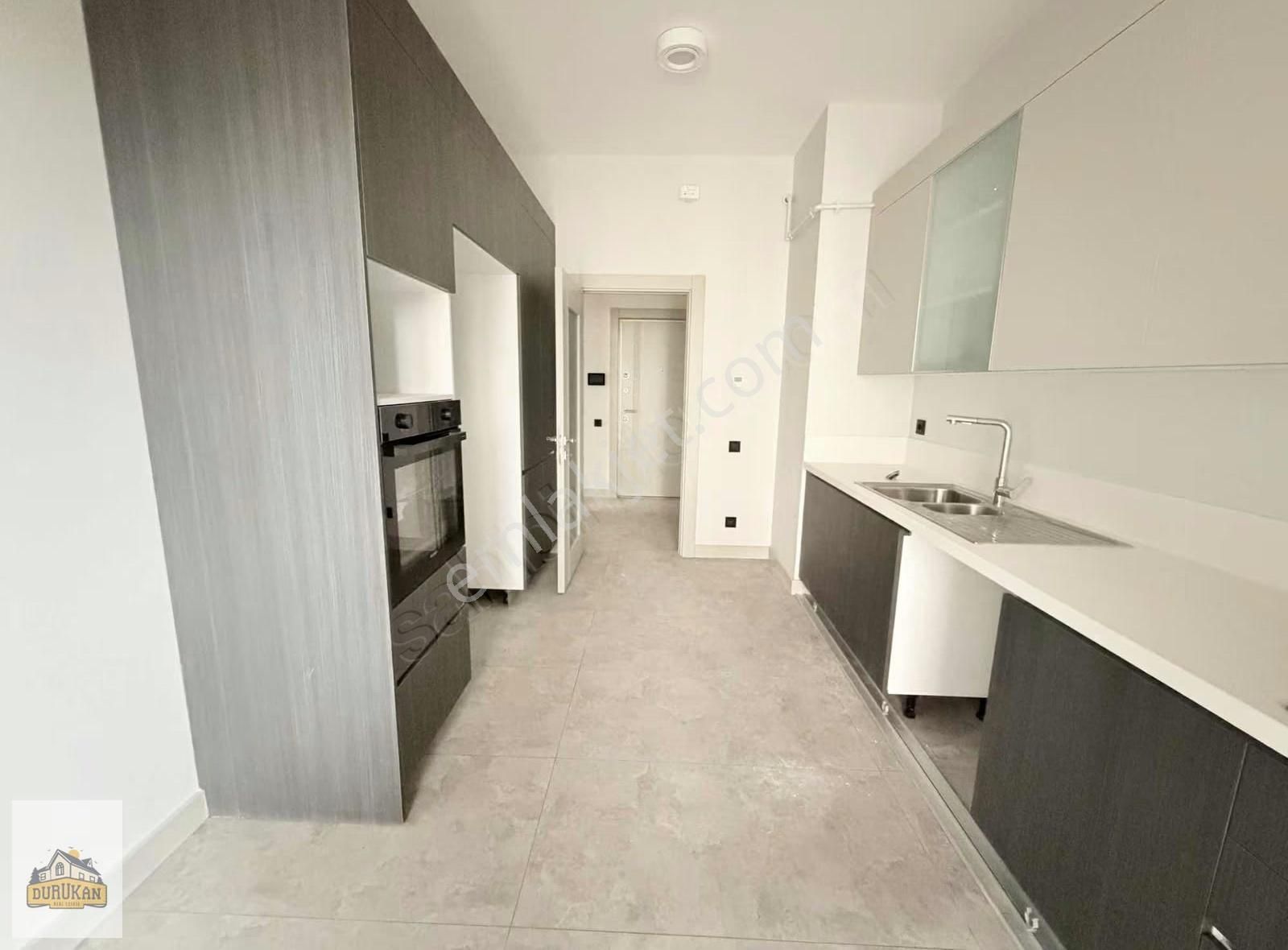Emlak Konut Çınarköy Evleri'nde 4+1 Kiralık Daire - Görsel 2