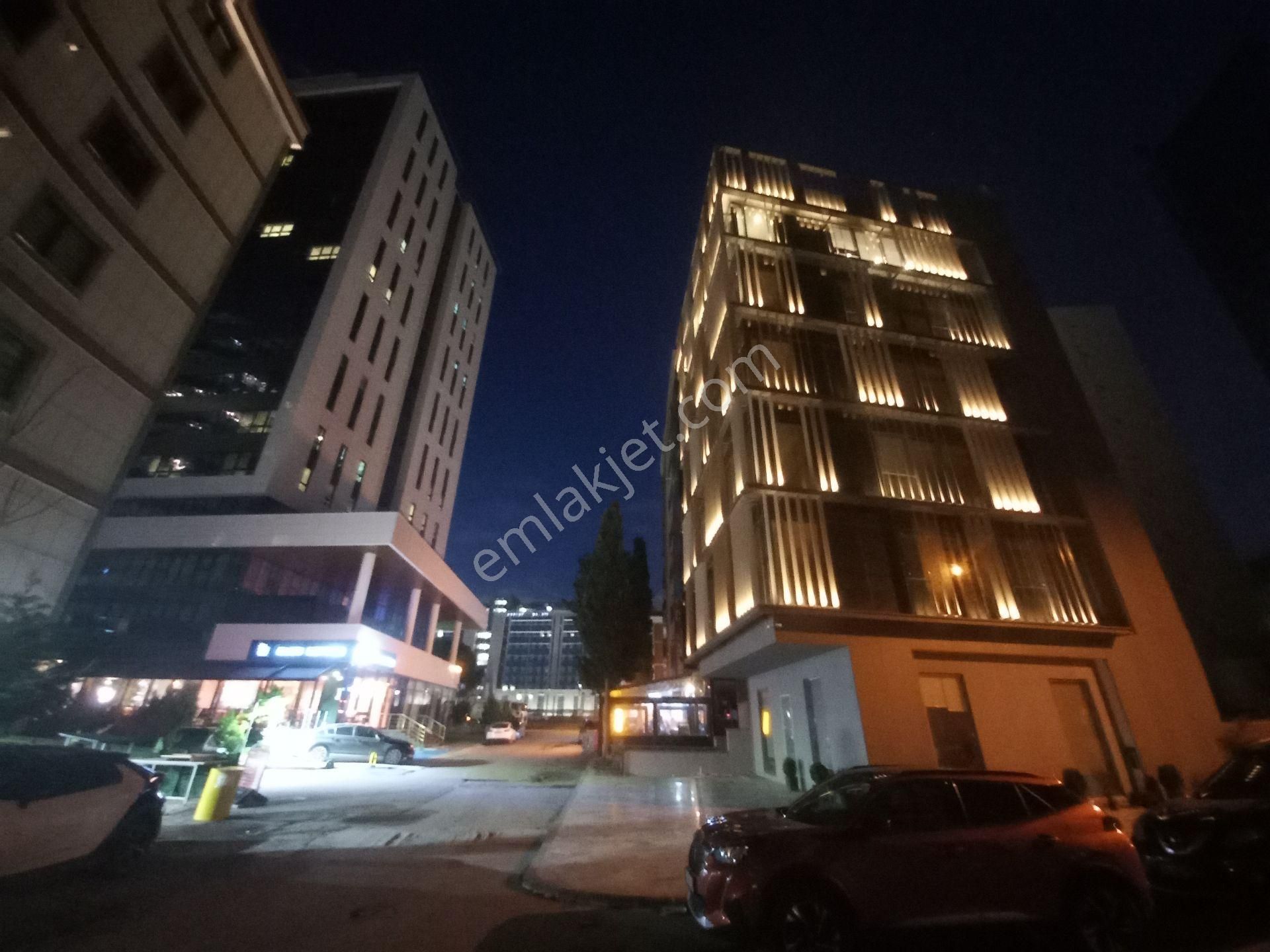 Cevizli Merkez,kurumsal Firmalara Özel Kiralık Ofis Katları