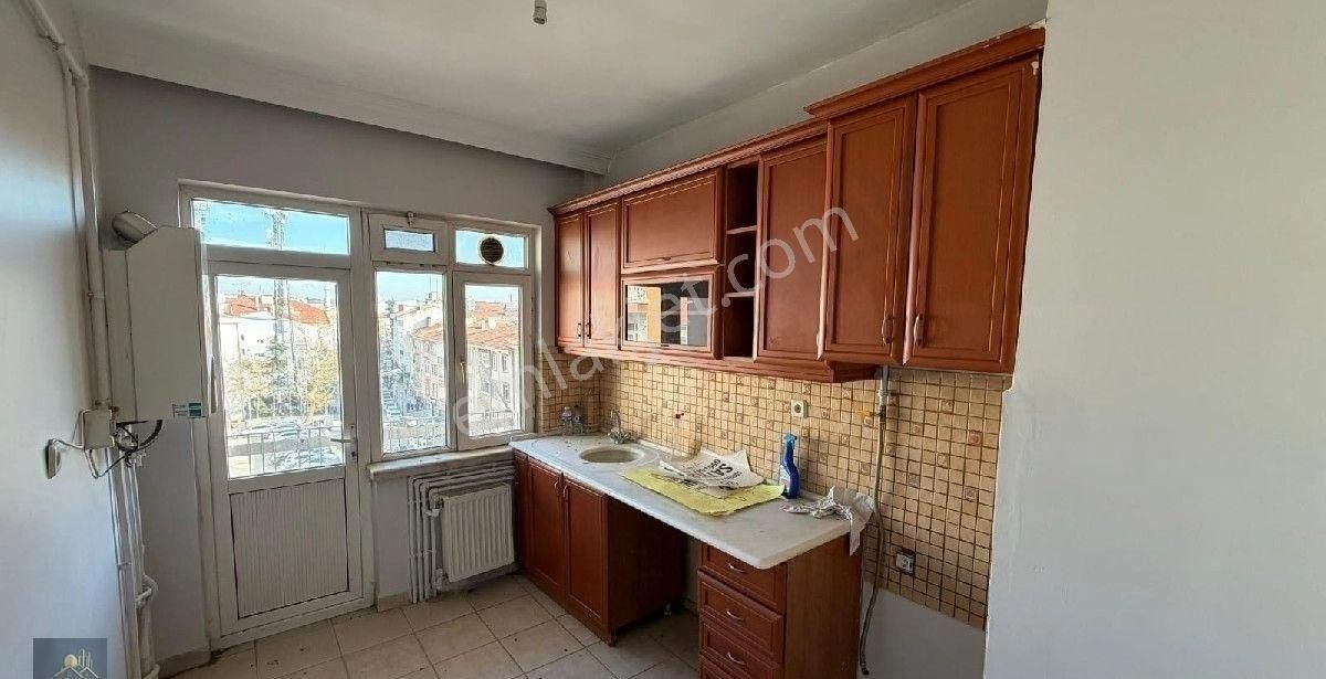 Karakaya Emlak'tan Çarşıda Kiralık Daire - Görsel 2