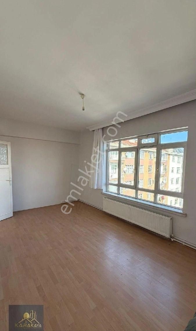 Karakaya Emlak'tan Çarşıda Kiralık Daire