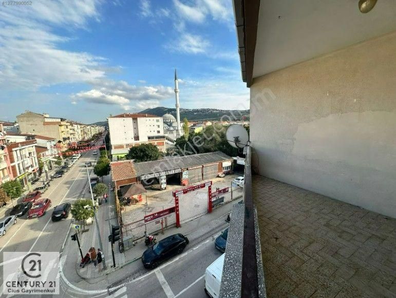 Orhangazi Caddesine Cephe | Köşe Konum | Geniş 2+1 Kiralık Daire - Görsel 3