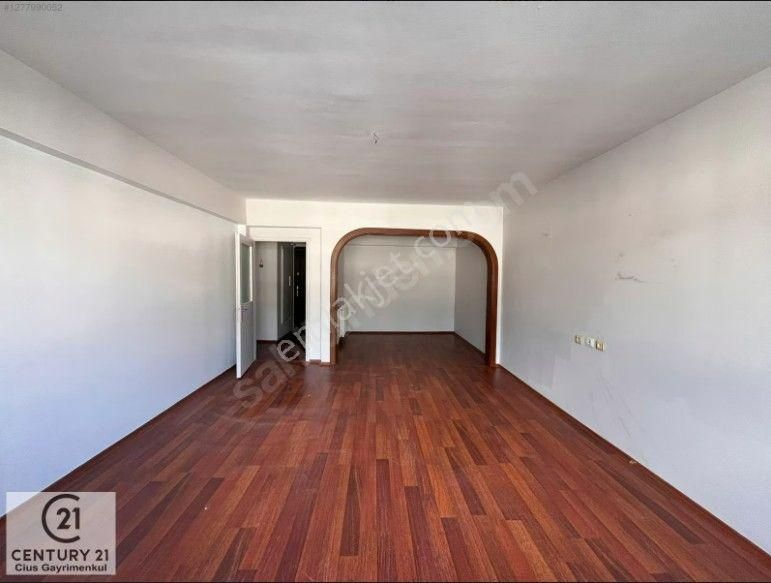 Orhangazi Caddesine Cephe | Köşe Konum | Geniş 2+1 Kiralık Daire - Görsel 4