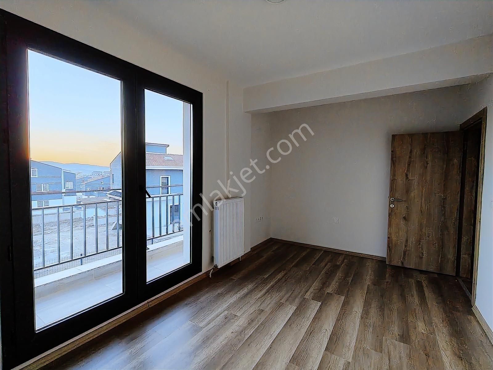 5+1 İskanlı Villa,full Yapılı,376m2 Arsalı,kombi,şömine,alcı Mh - Görsel 18