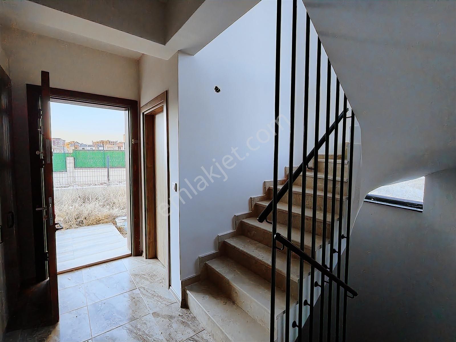 5+1 İskanlı Villa,full Yapılı,376m2 Arsalı,kombi,şömine,alcı Mh - Görsel 13