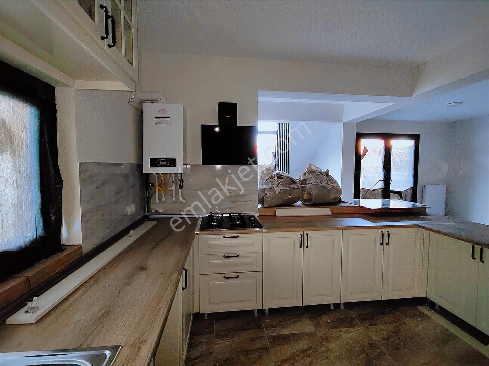 5+1 İskanlı Villa,full Yapılı,376m2 Arsalı,kombi,şömine,alcı Mh - Görsel 3