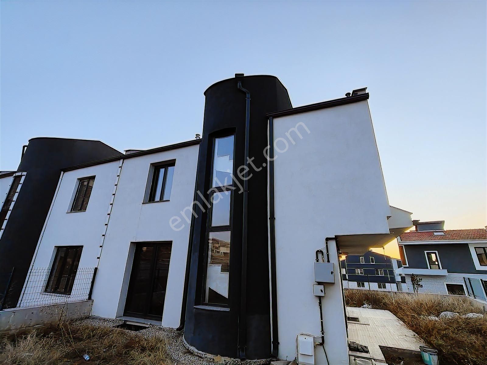 5+1 İskanlı Villa,full Yapılı,376m2 Arsalı,kombi,şömine,alcı Mh - Görsel 22